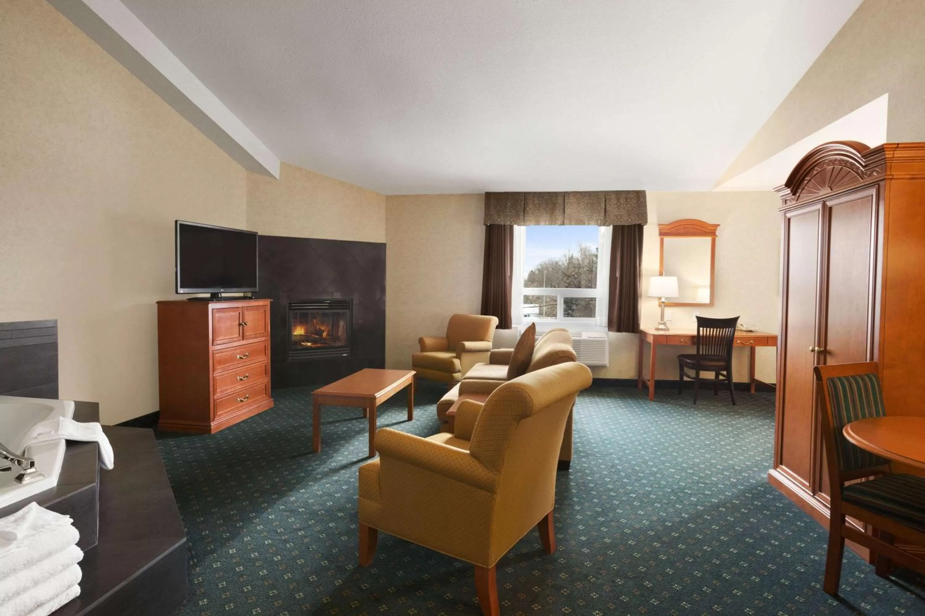 Photo of the whole room in Travelodge by Wyndham Strathmore