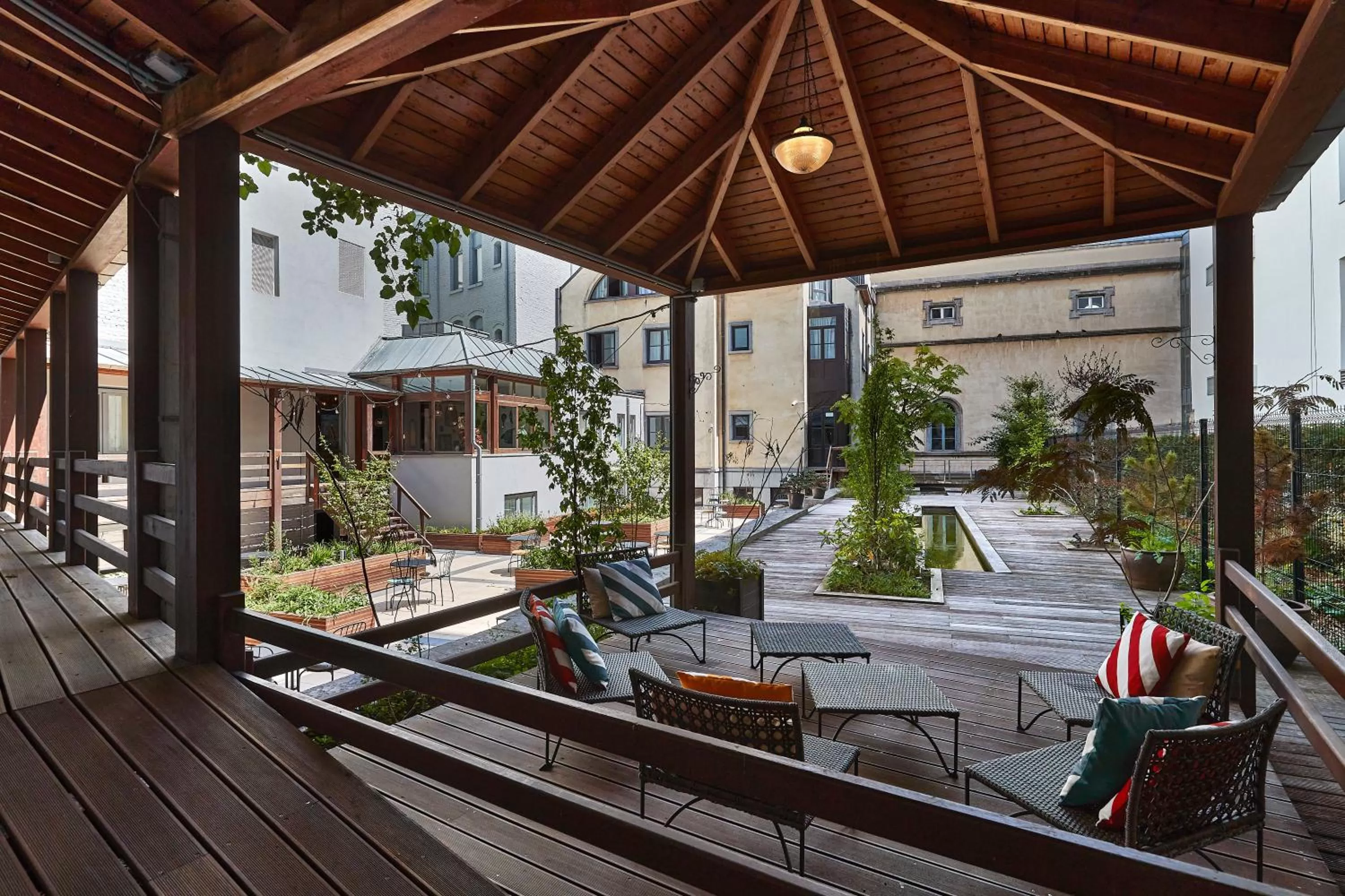 Garden in Urban Yard Hotel