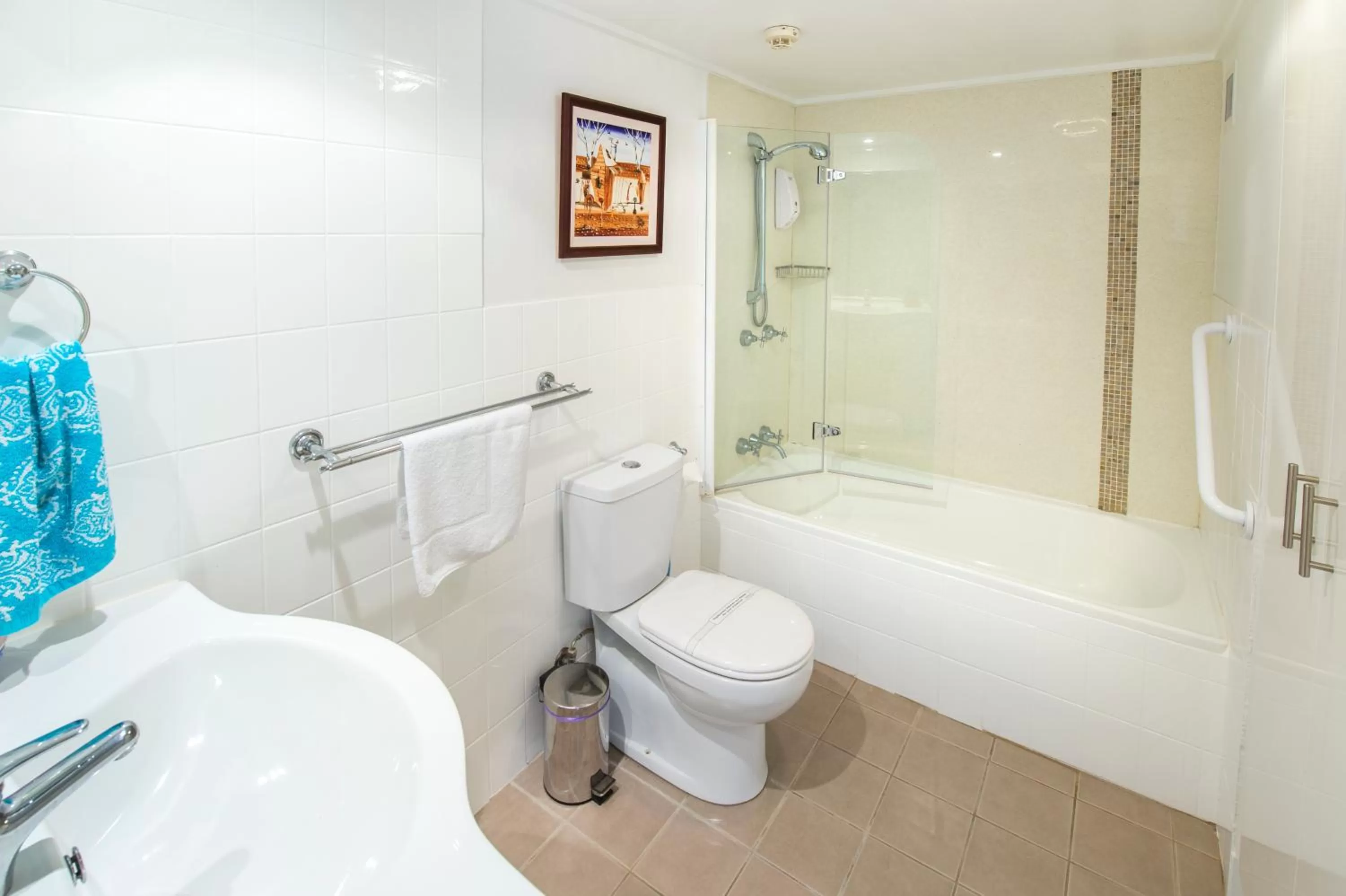 Bathroom in Tradewinds Apartments