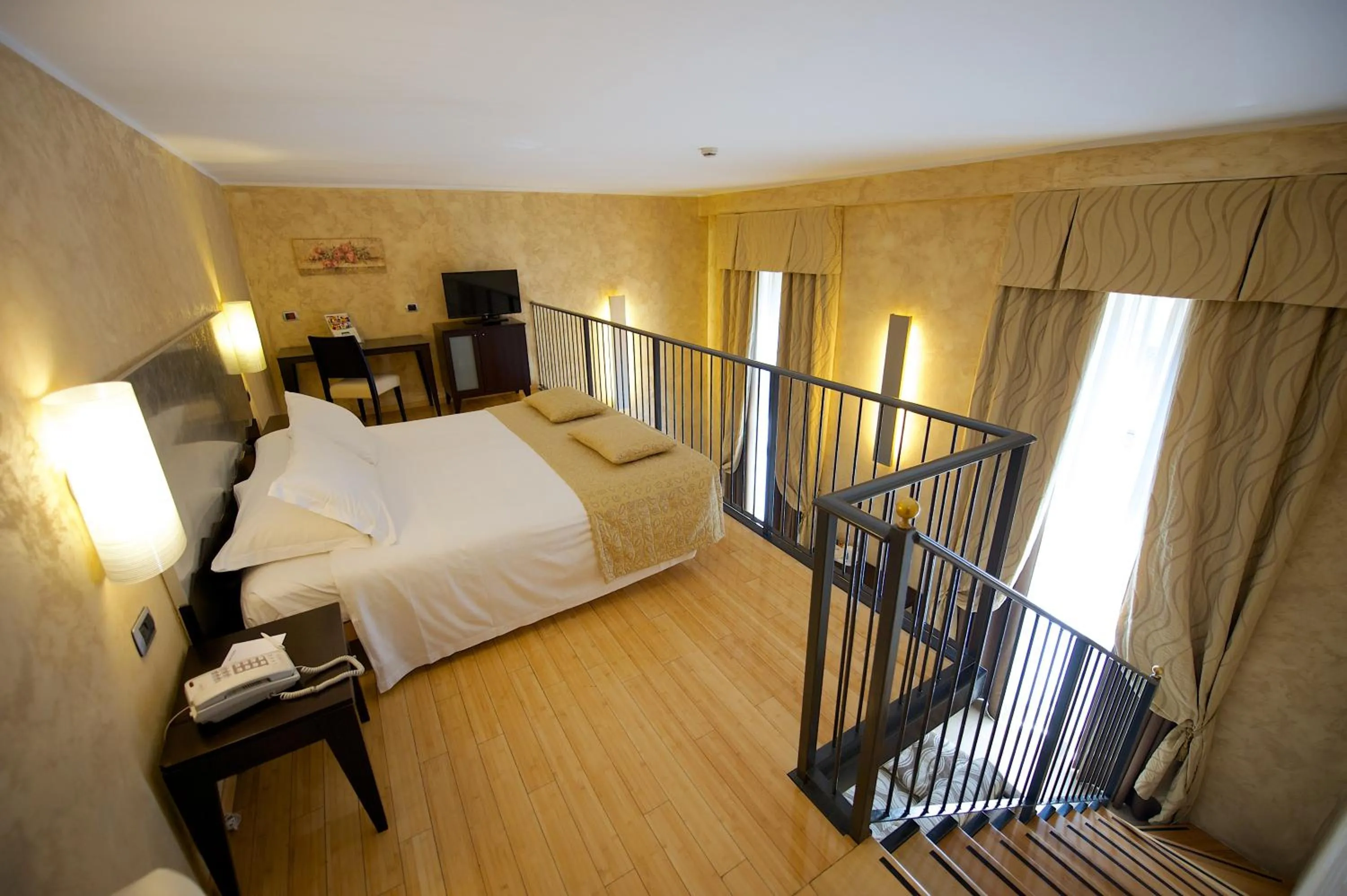 Bed in Best Western Crystal Palace Hotel