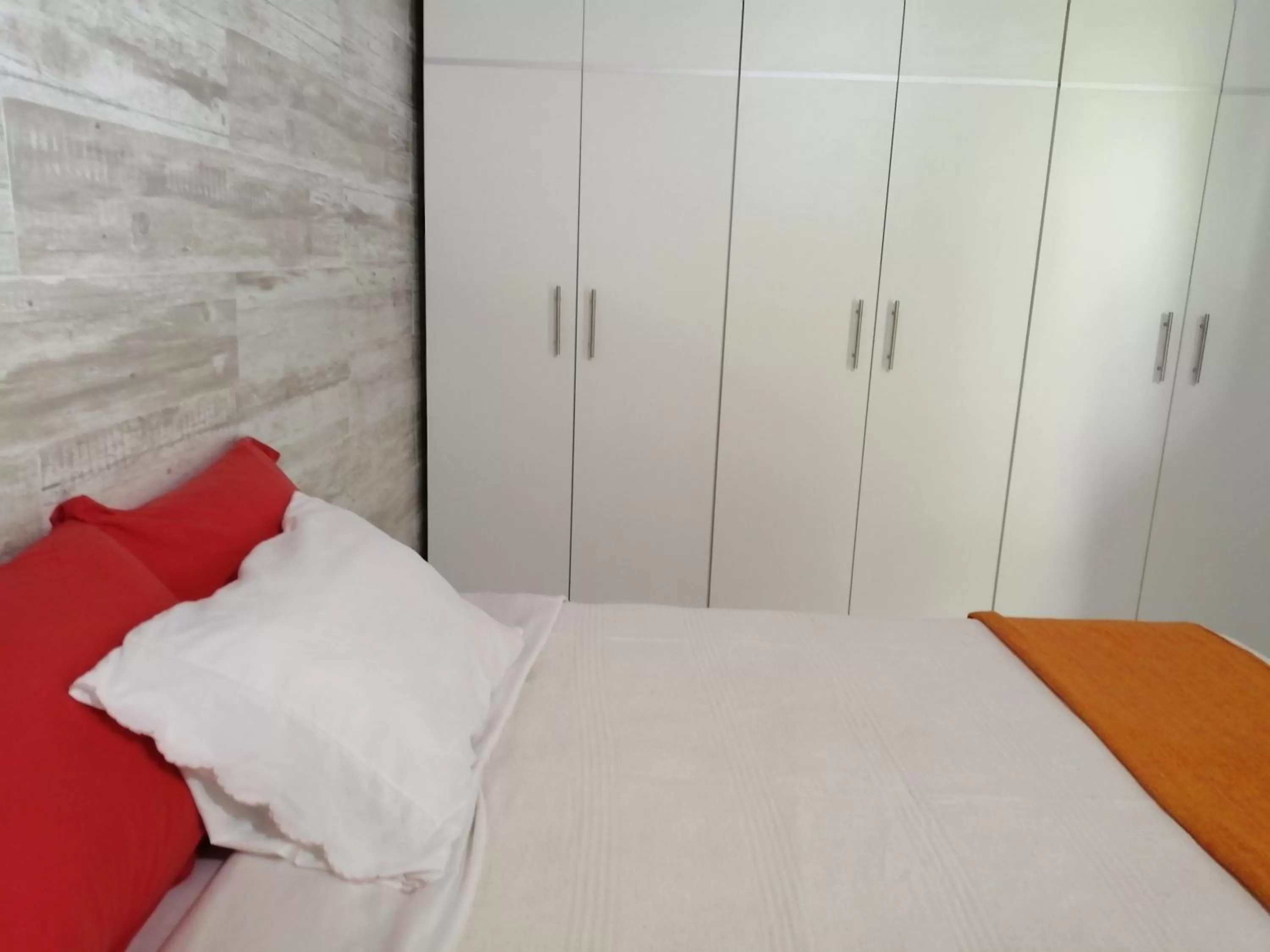 Photo of the whole room, Bed in Granados