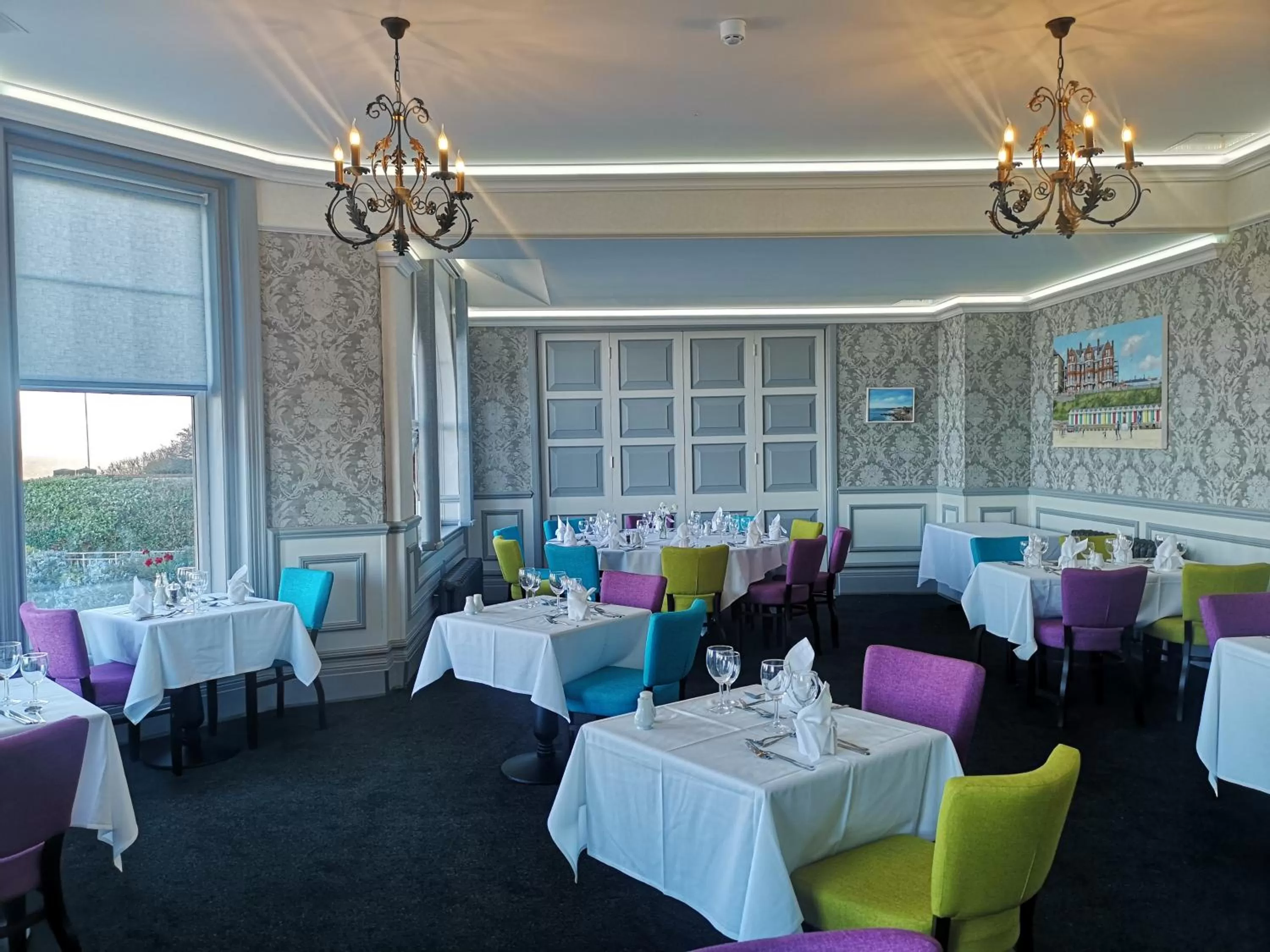 Restaurant/places to eat in Hotel Victoria