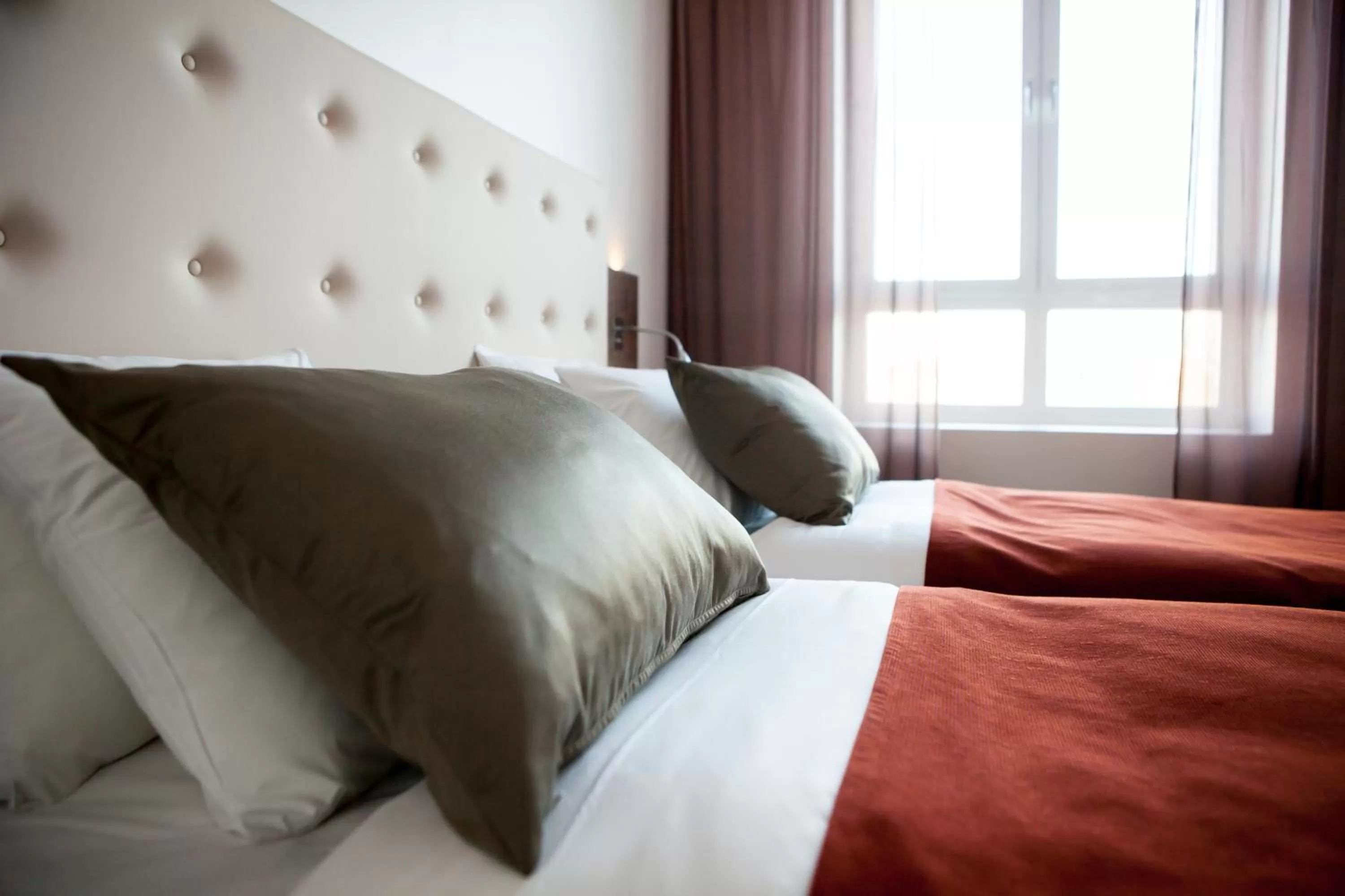 Bed in Best Western Hotel River C