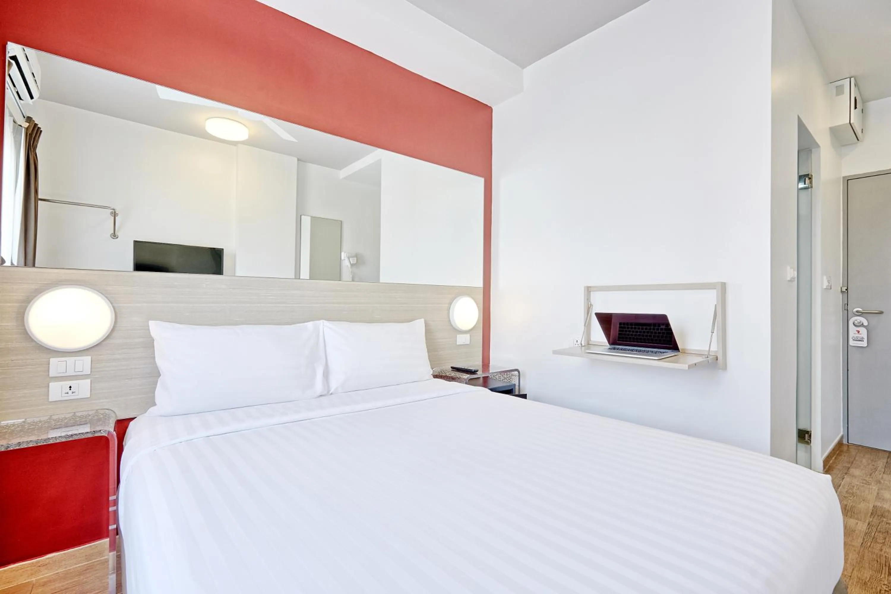 Bedroom, Bed in Red Planet Phuket Patong - SHA Extra Plus