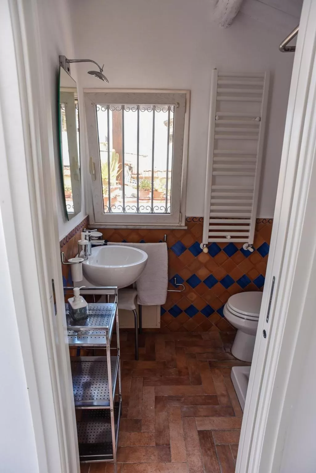 Toilet in Rooms 19 B&B