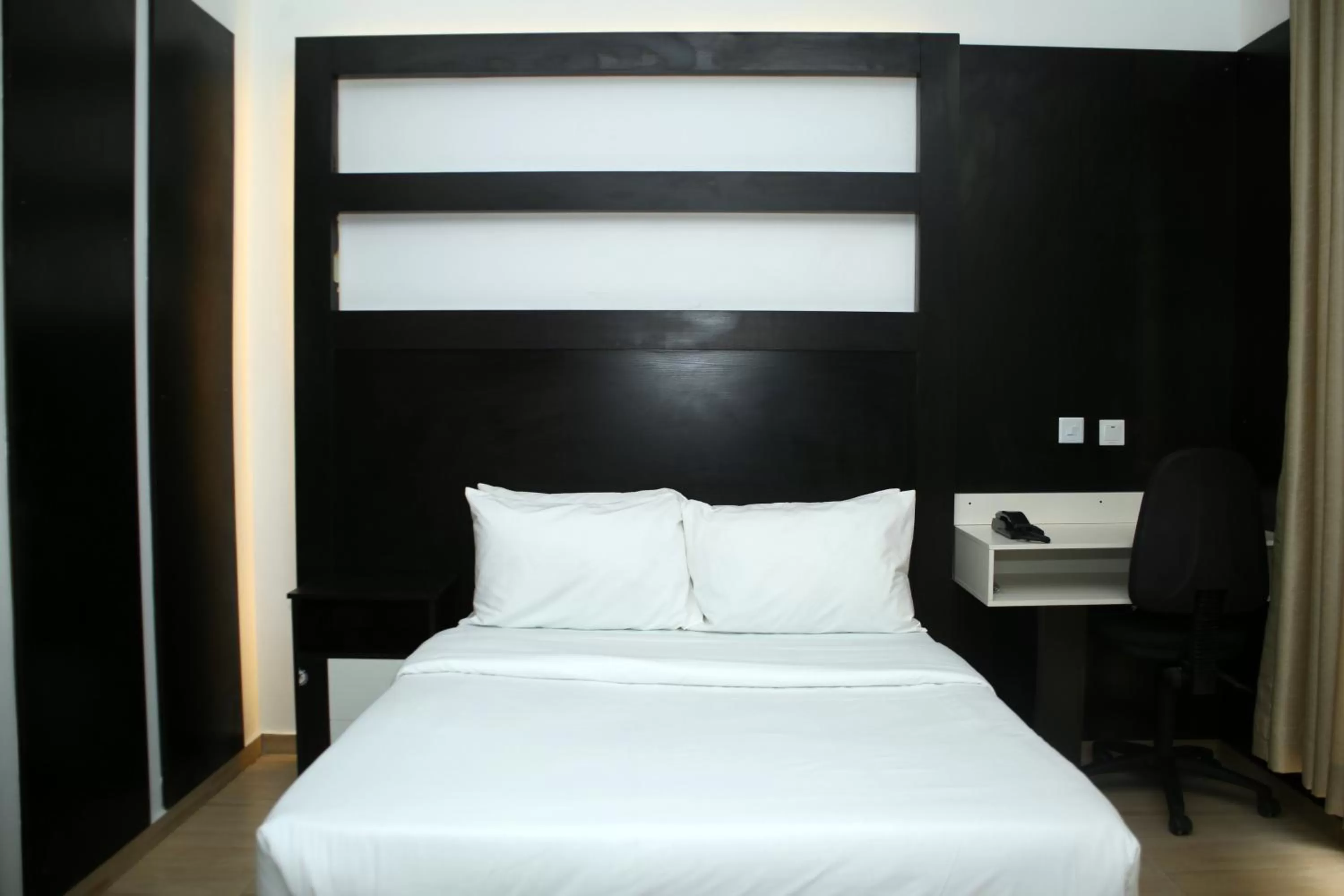 Bed in Hotel Capitol