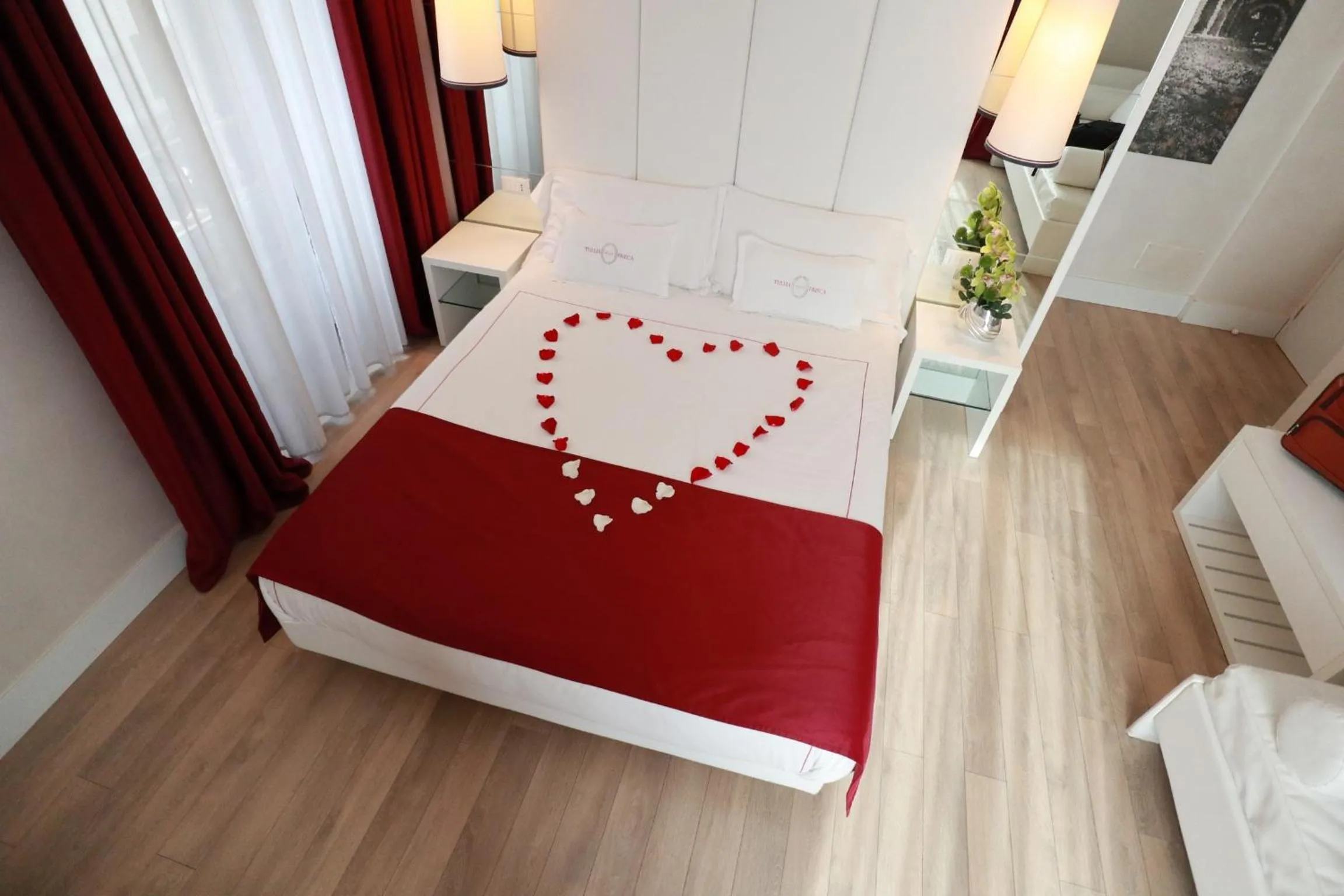 Photo of the whole room, Bed in Tullia&Prisca Relais