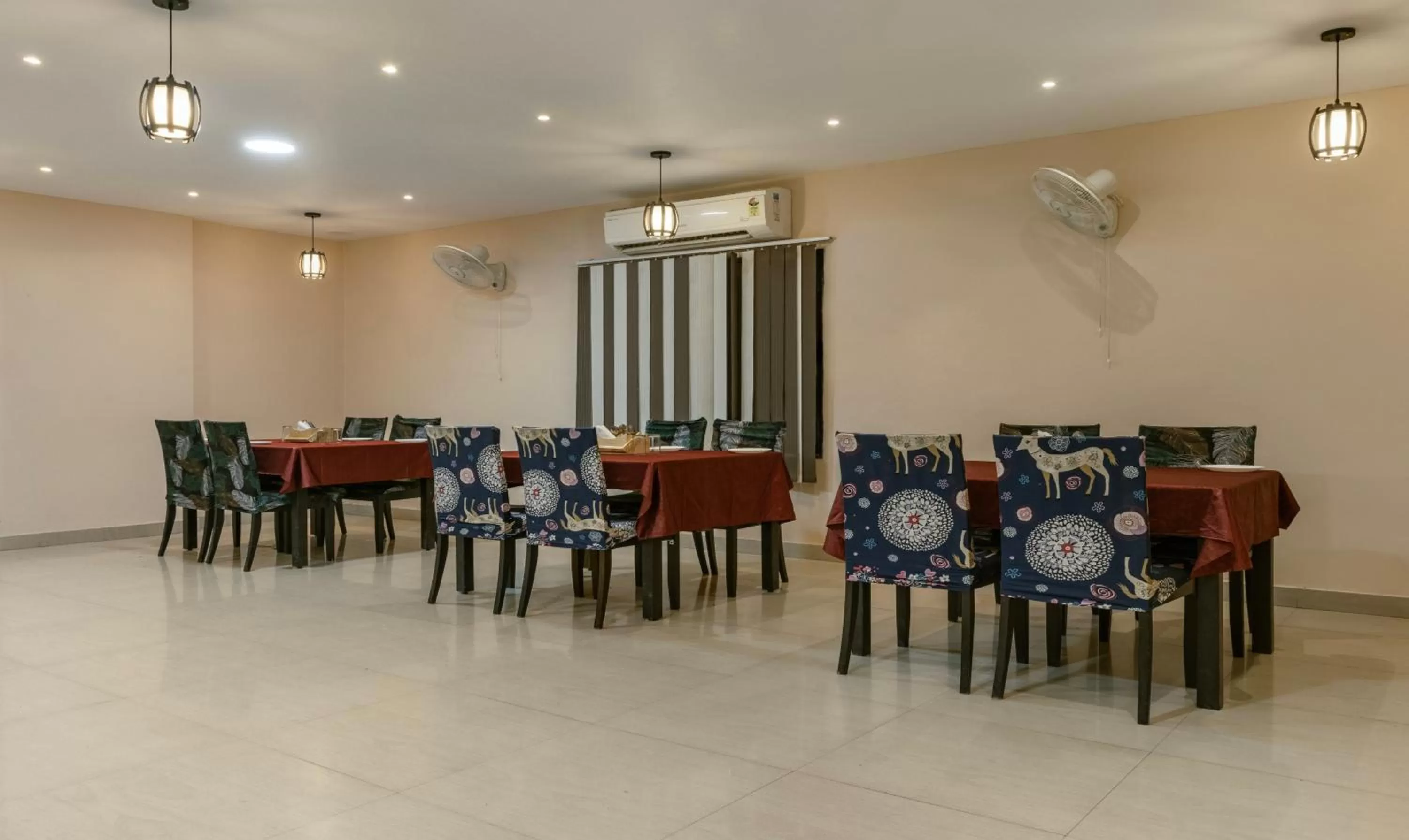 Restaurant/places to eat in Itsy Hotels Kashi Grand, BHU