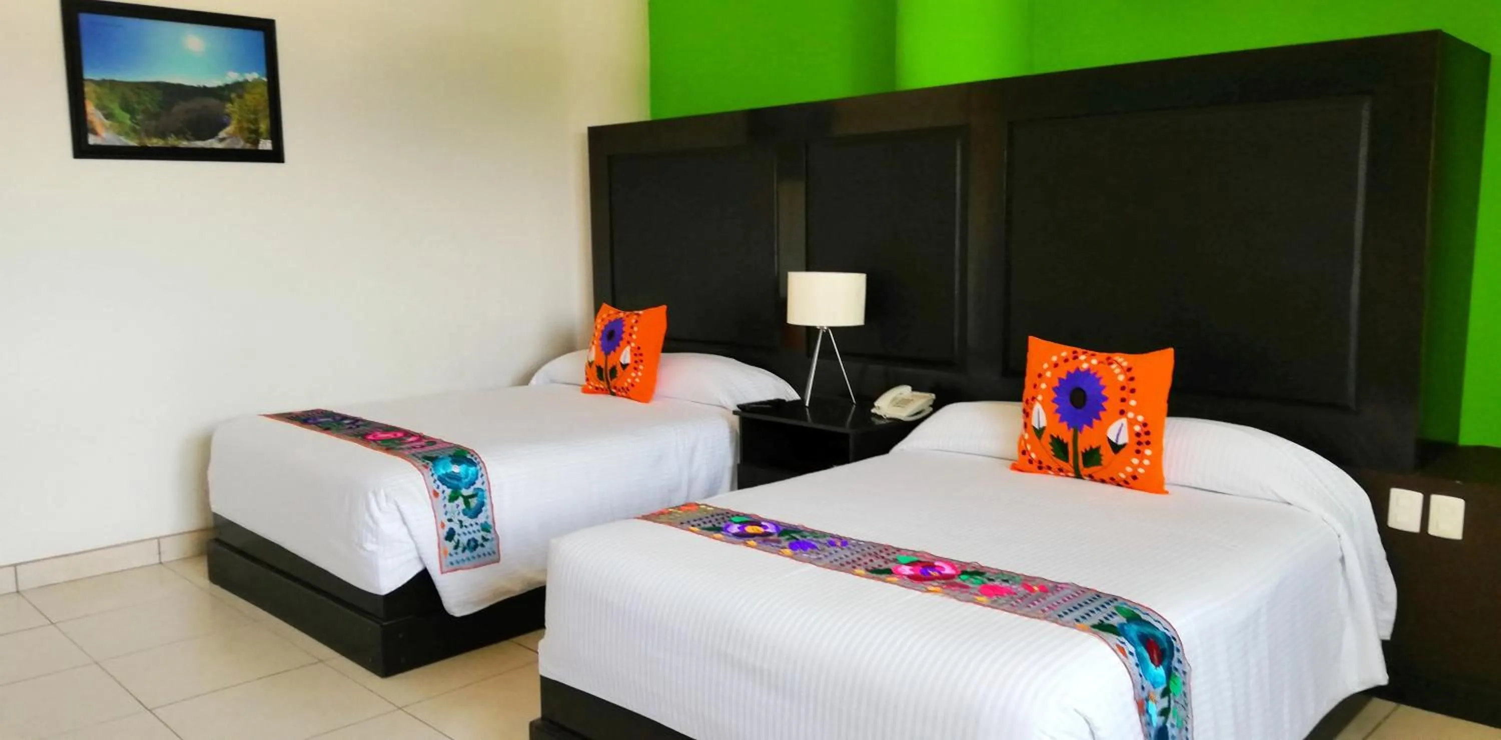 Photo of the whole room, Bed in Chiapas Hotel Express, Tuxtla Gutierrez