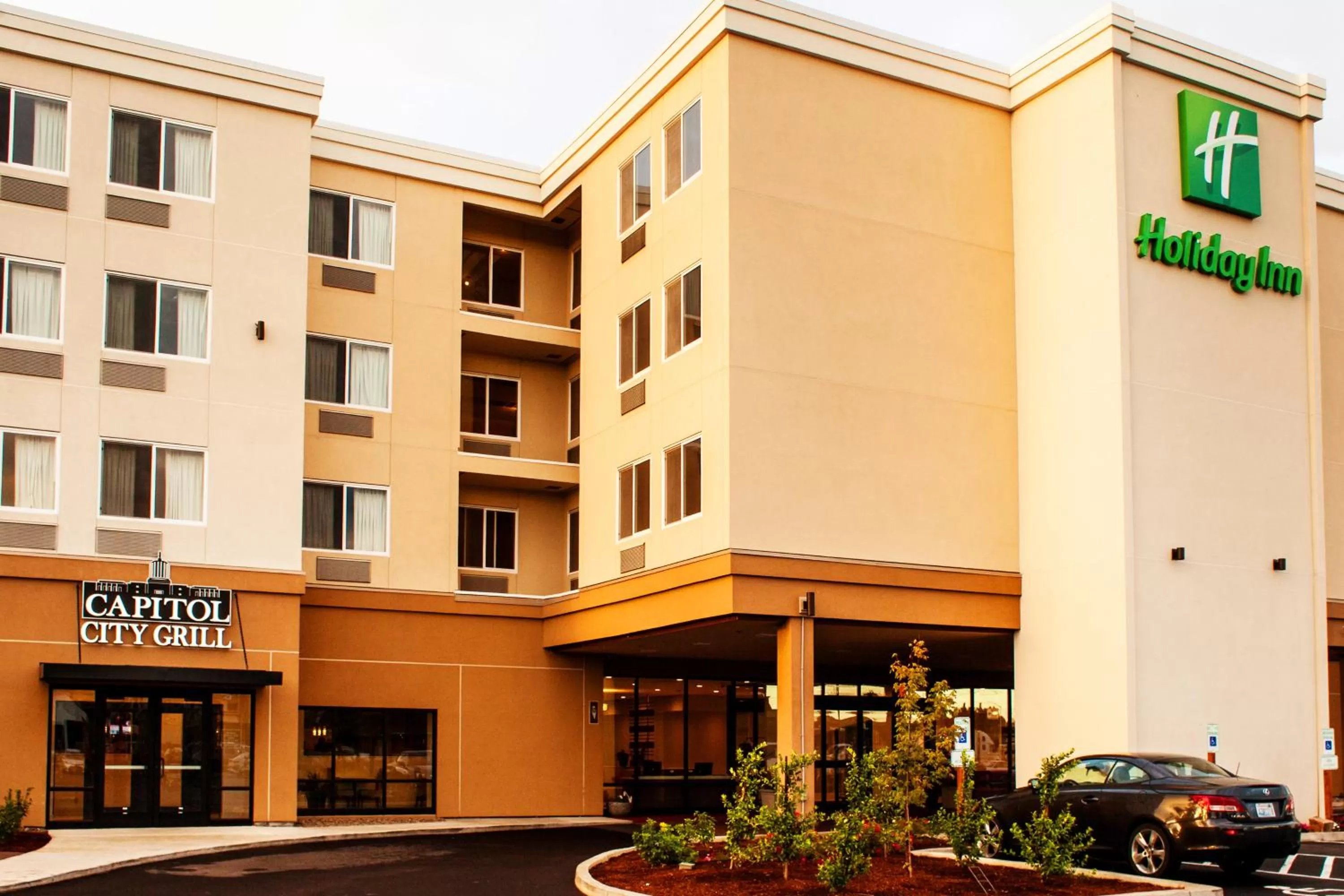 Property building in Holiday Inn - Salem by IHG