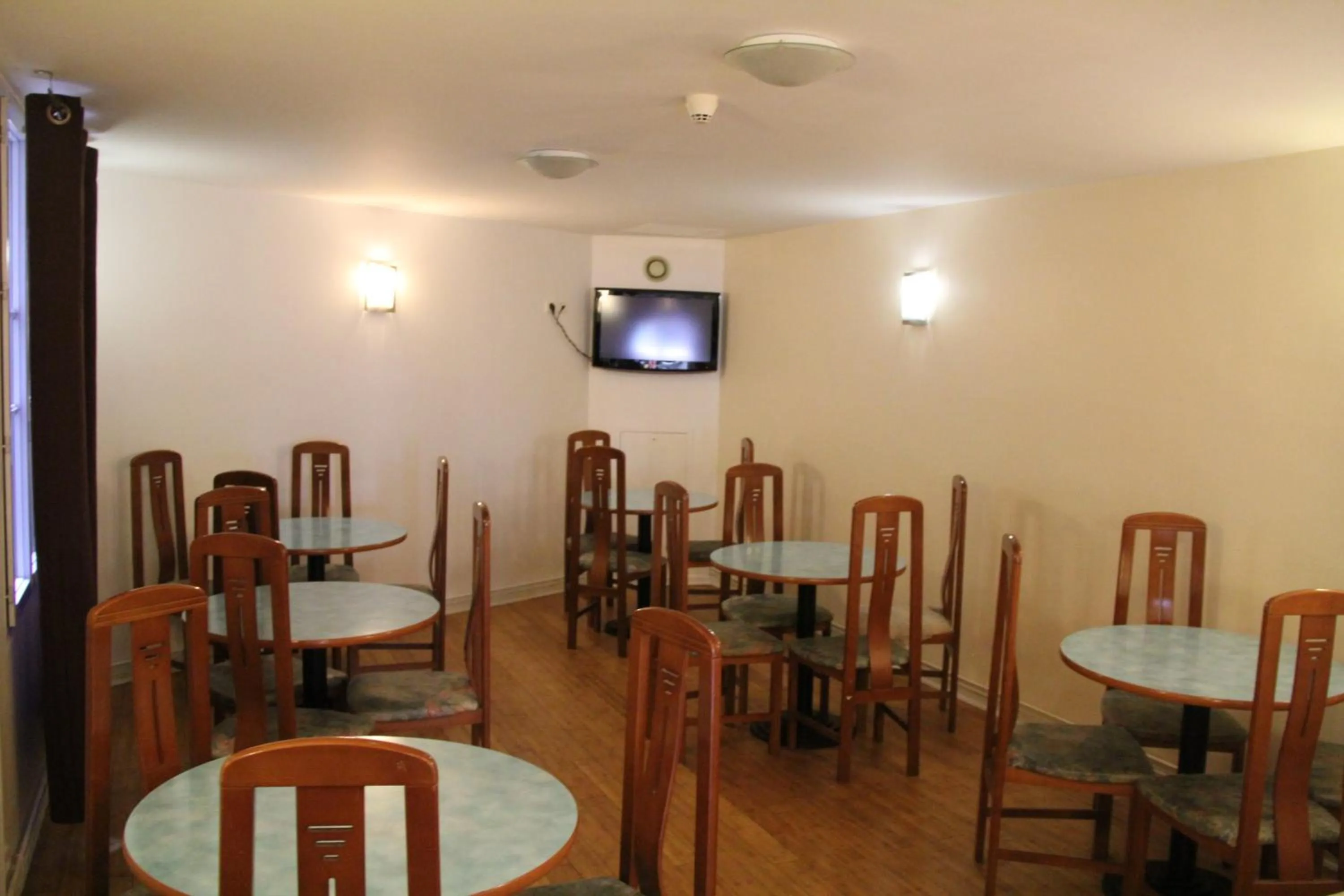 Lounge or bar in Hotel Royal Mansart