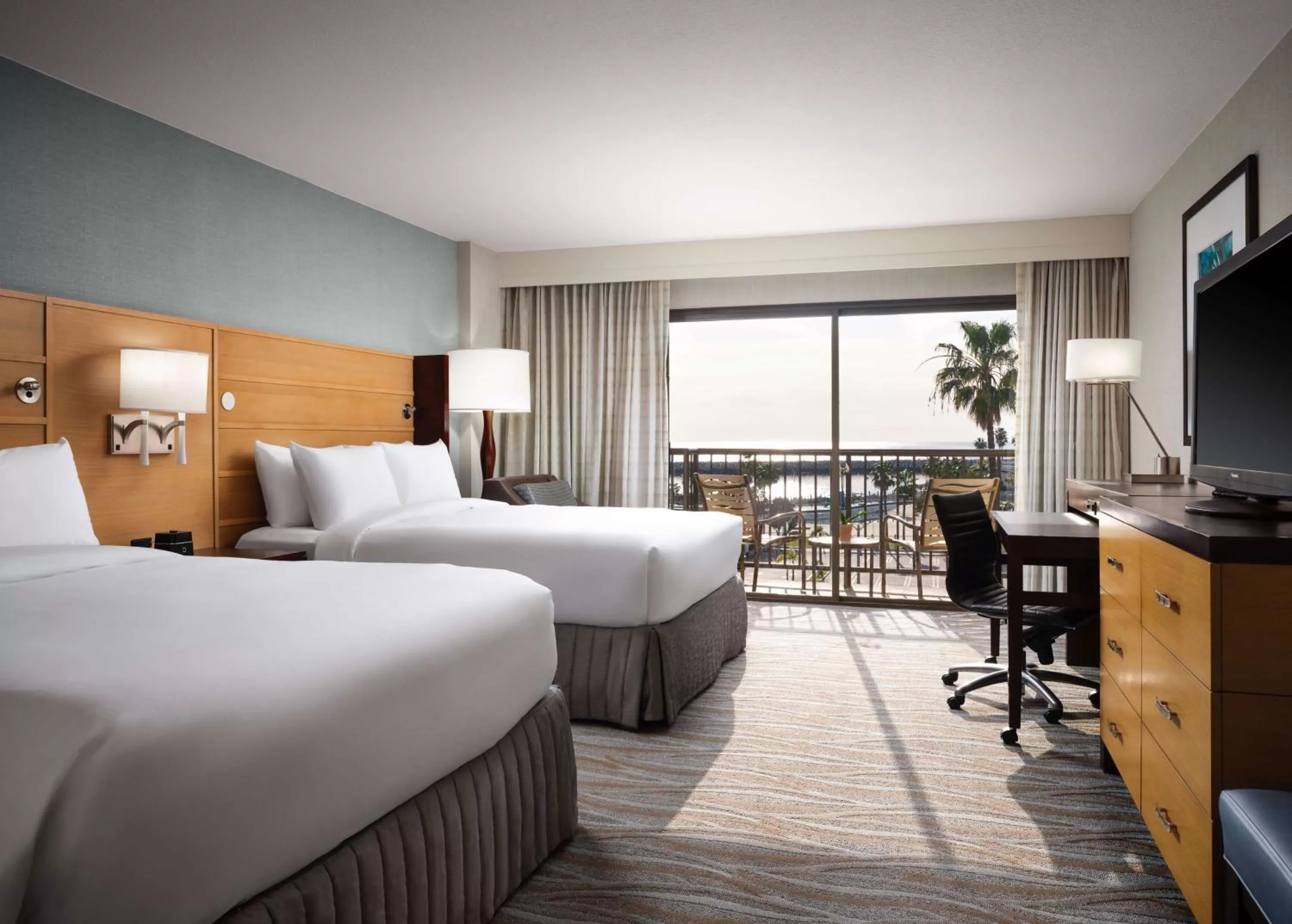 Bedroom, Bed in Sonesta Redondo Beach and Marina