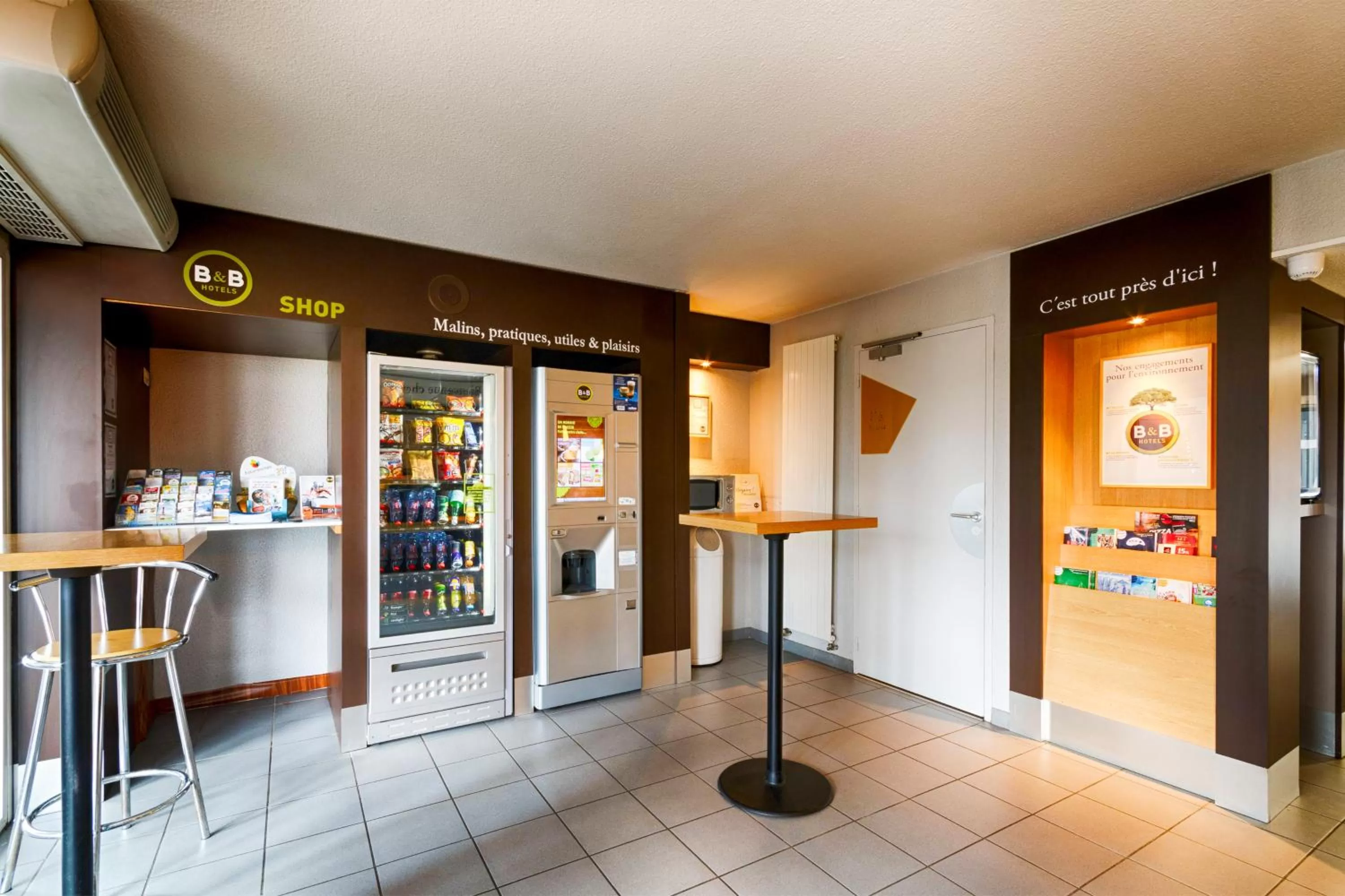 Lobby or reception in B&B HOTEL Rouen Parc des Expos Zénith