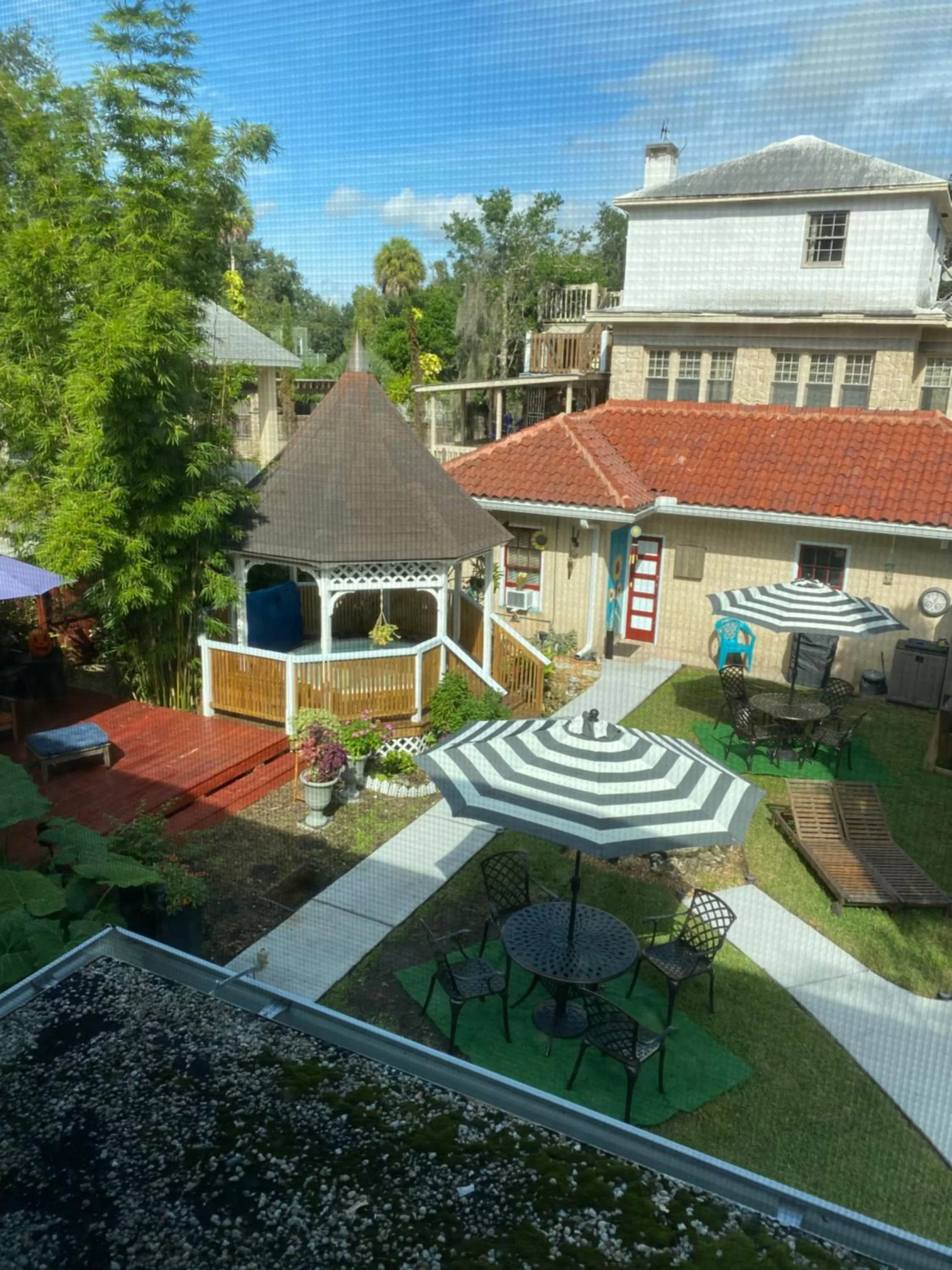 Garden, Pool View in Ms. Maggie's South Country Inn