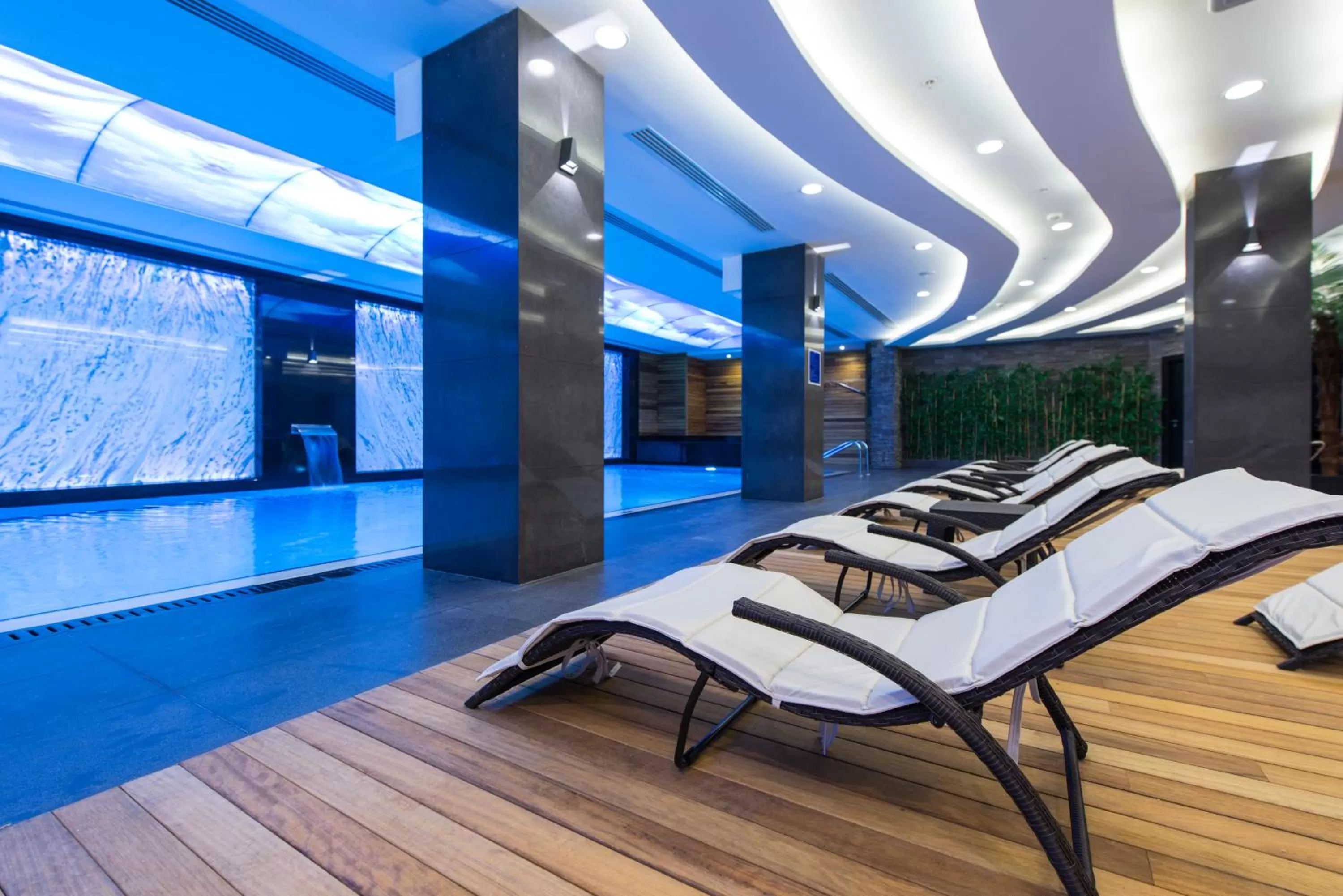 Swimming pool in Park Inn by Radisson Ankara Cankaya