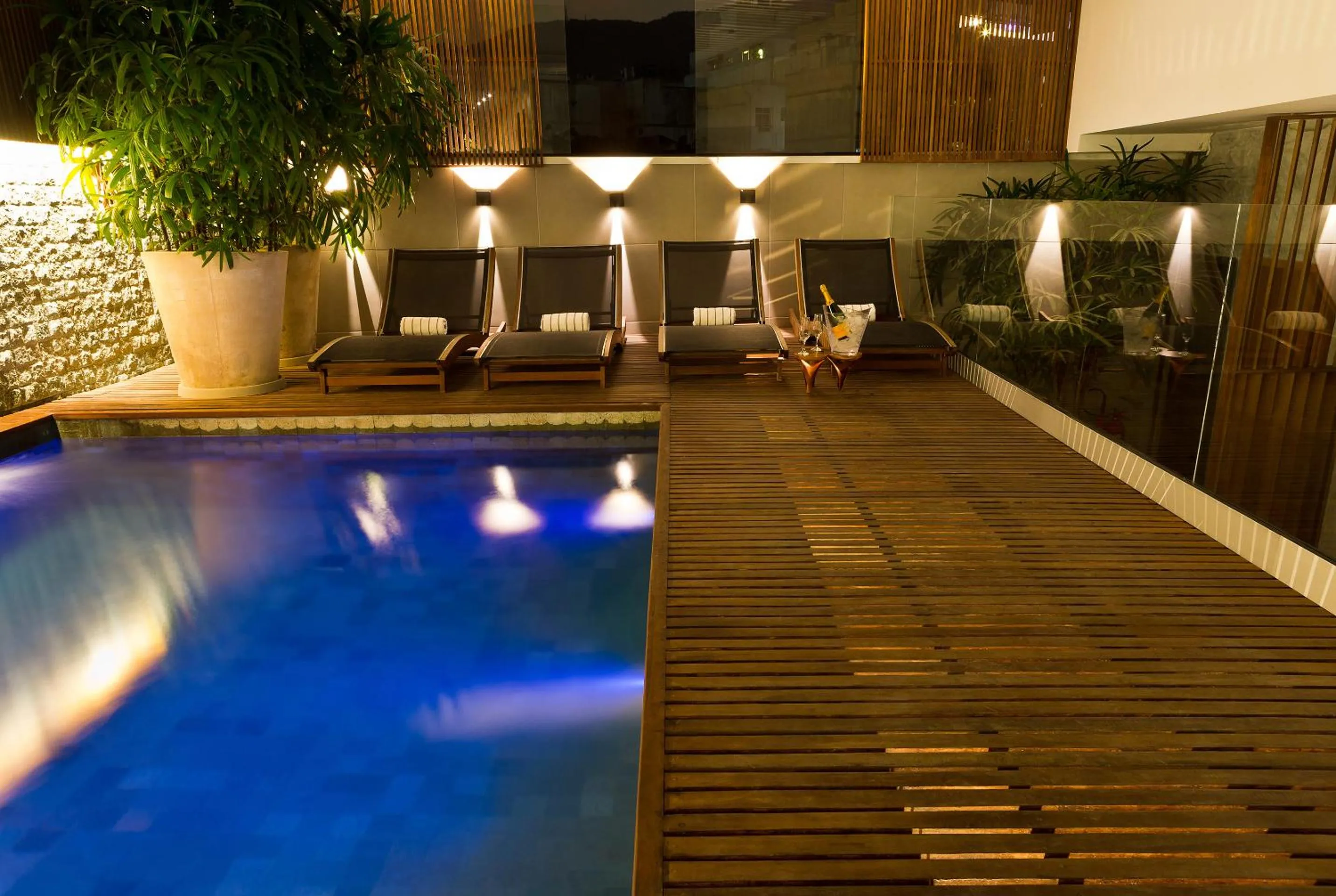 Swimming pool in Ritz Leblon