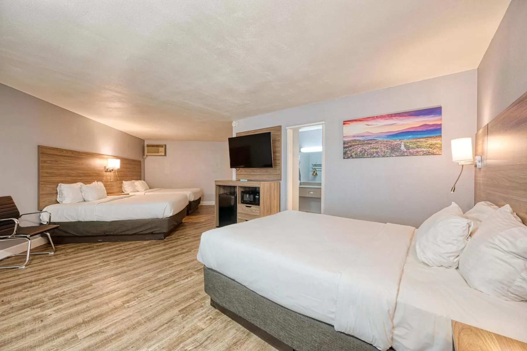 Bed in Vagabond Inn San Luis Obispo