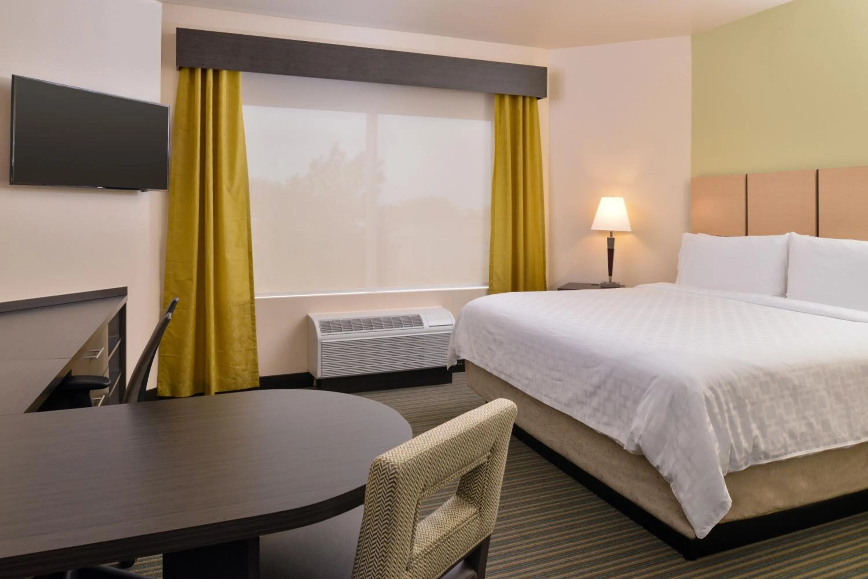 Photo of the whole room, Bed in Candlewood Suites - Austin Airport by IHG