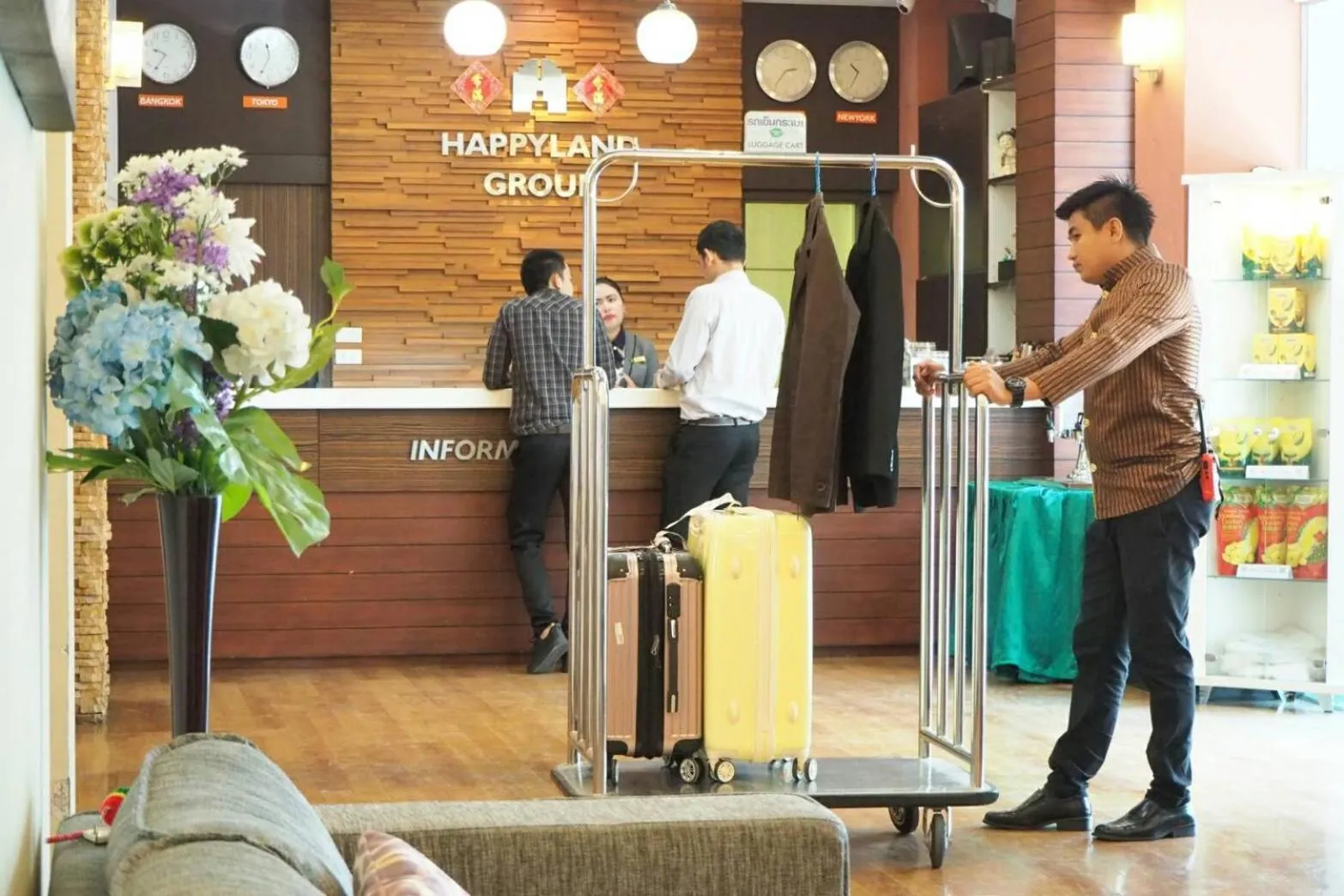 Lobby or reception in Happyland Mansion