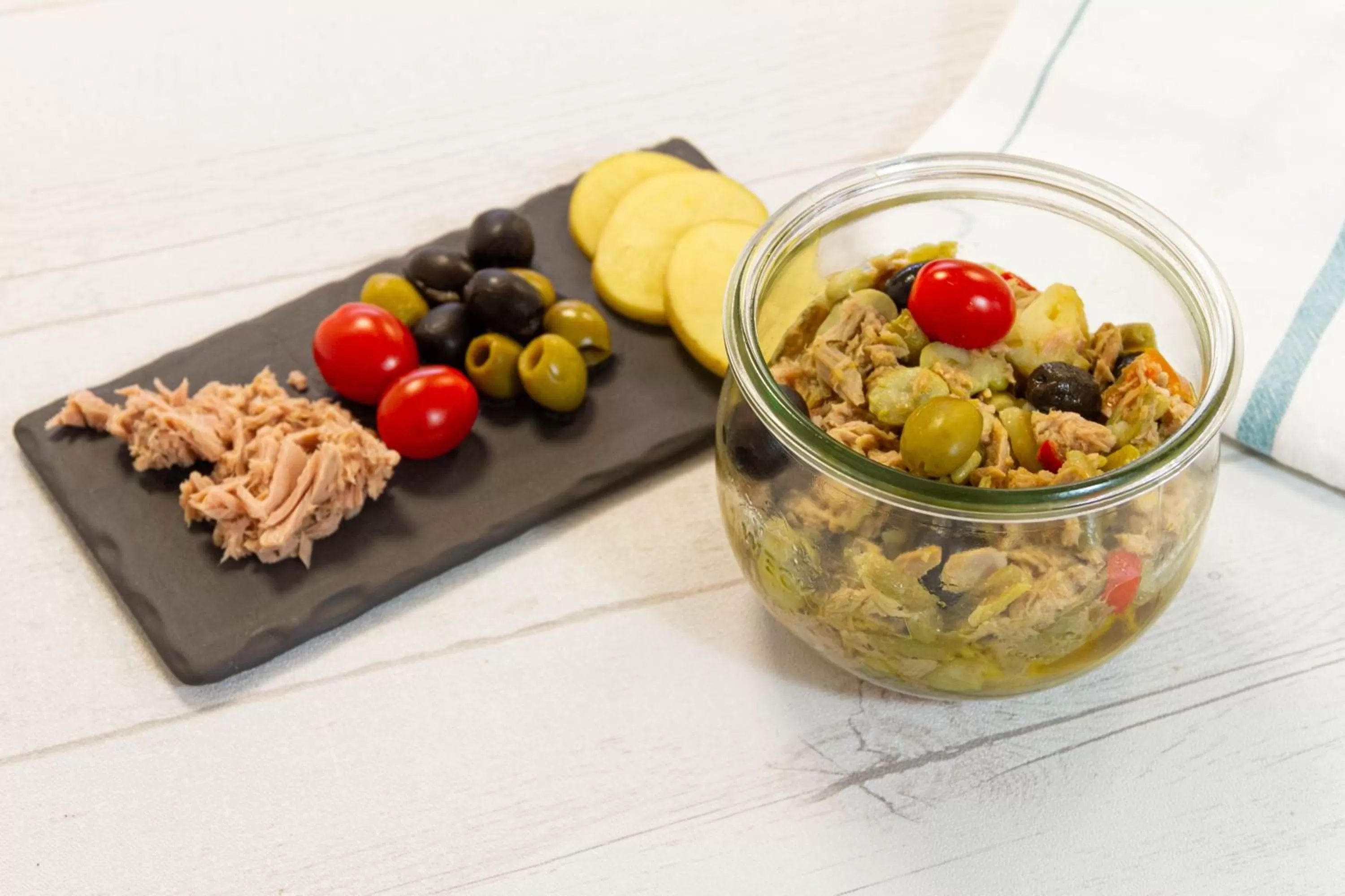 Food and drinks in Comfort Aparthotel Besancon Hauts du Chazal