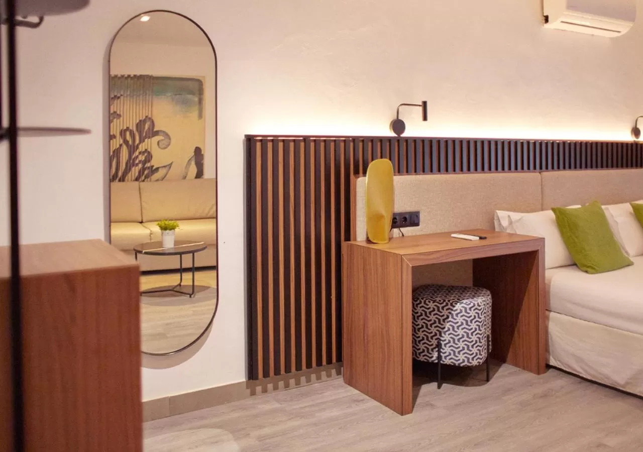 Photo of the whole room, Bed in ISA Sevilla Suites