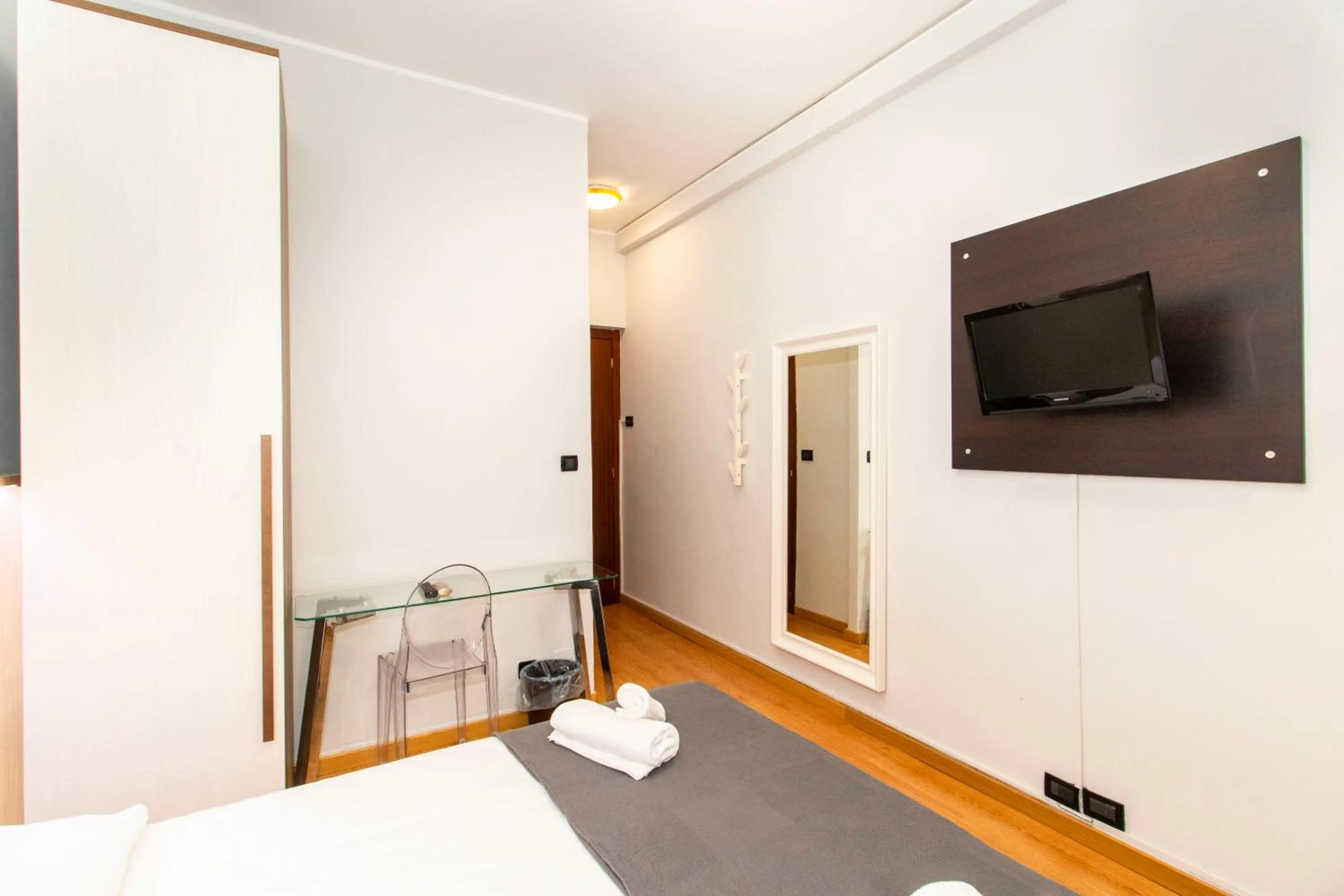 Photo of the whole room, Bed in Hotel Cristallo Torino