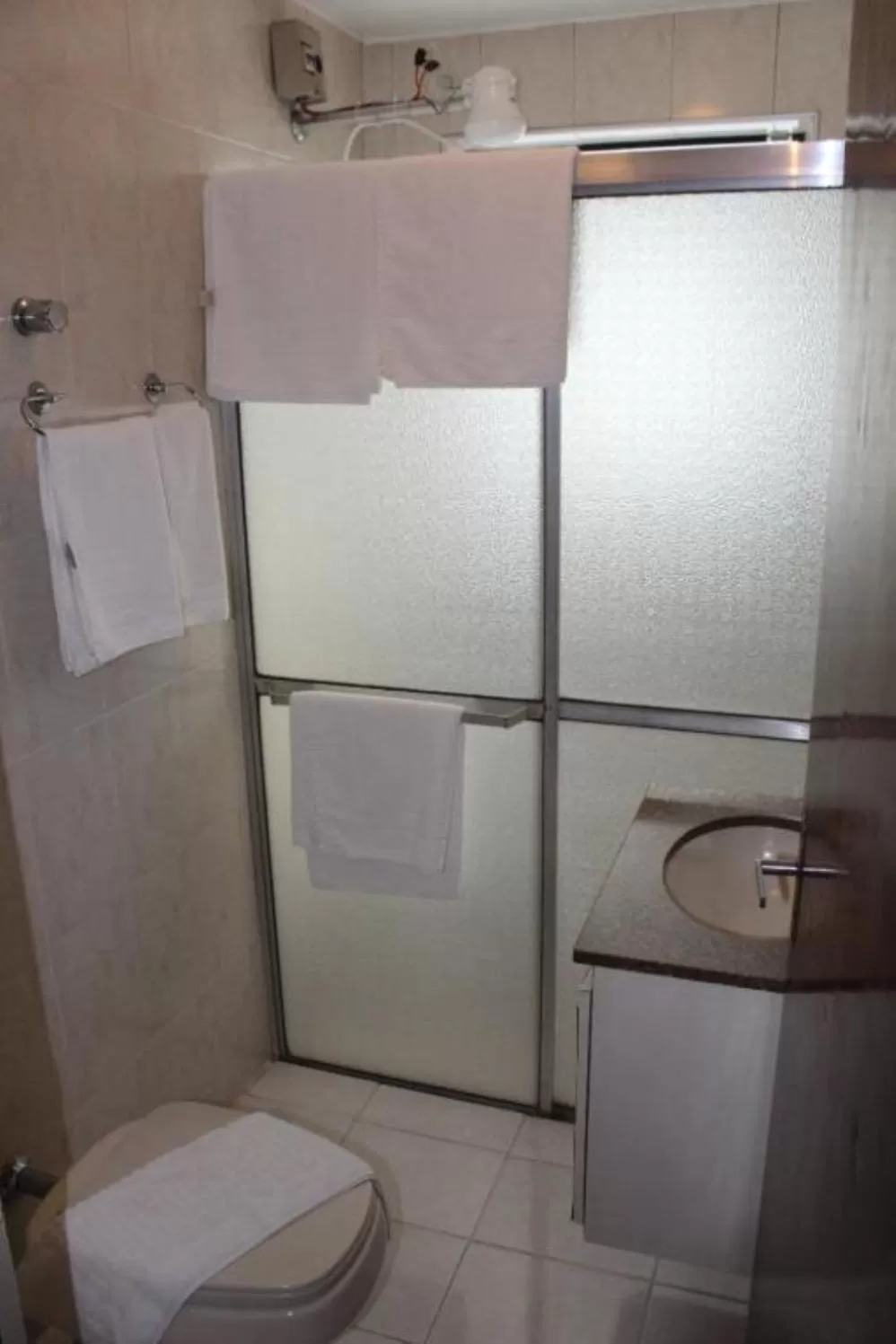 Bathroom in VOA Plazza Hotel