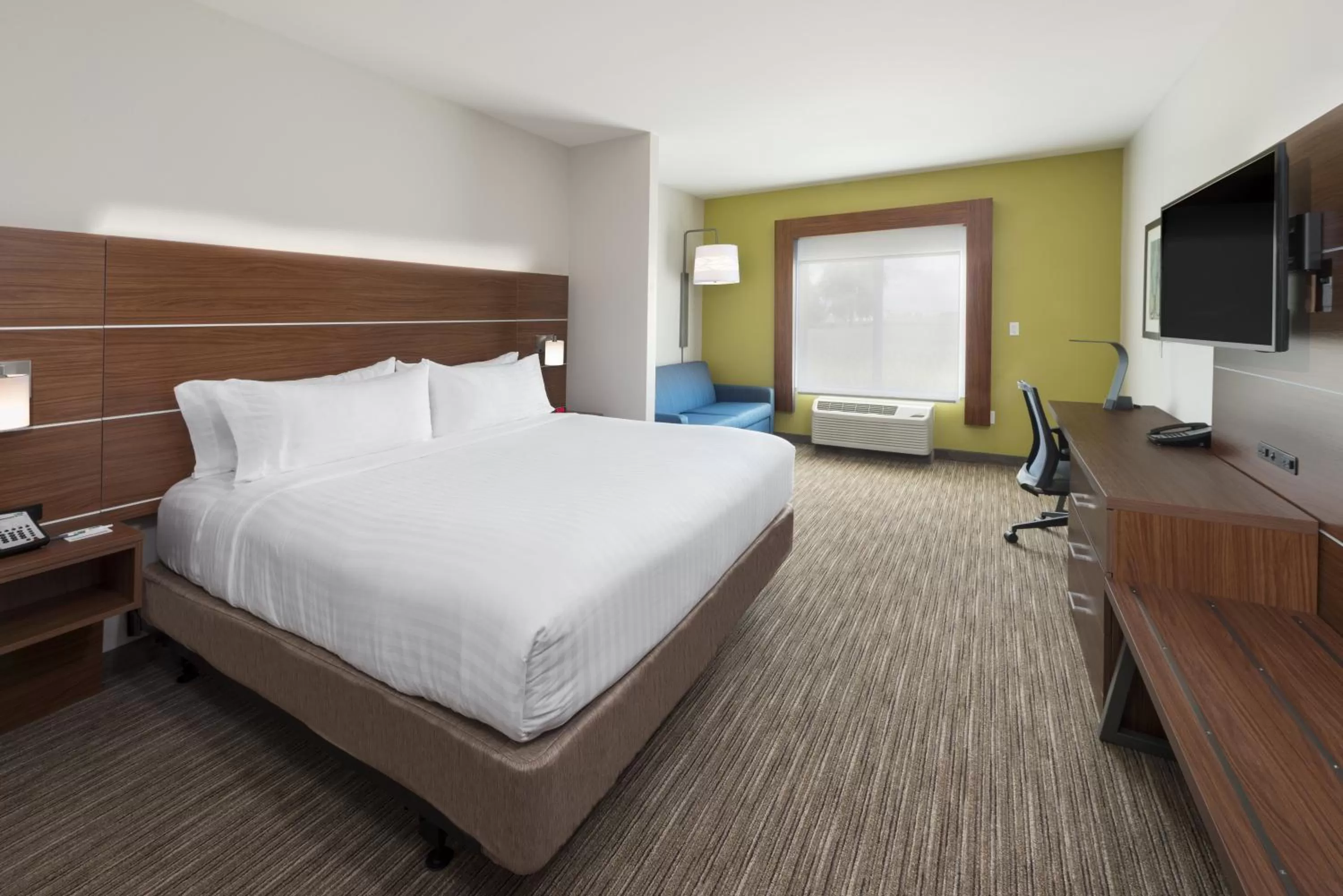 Photo of the whole room, Bed in Holiday Inn Express Troy by IHG