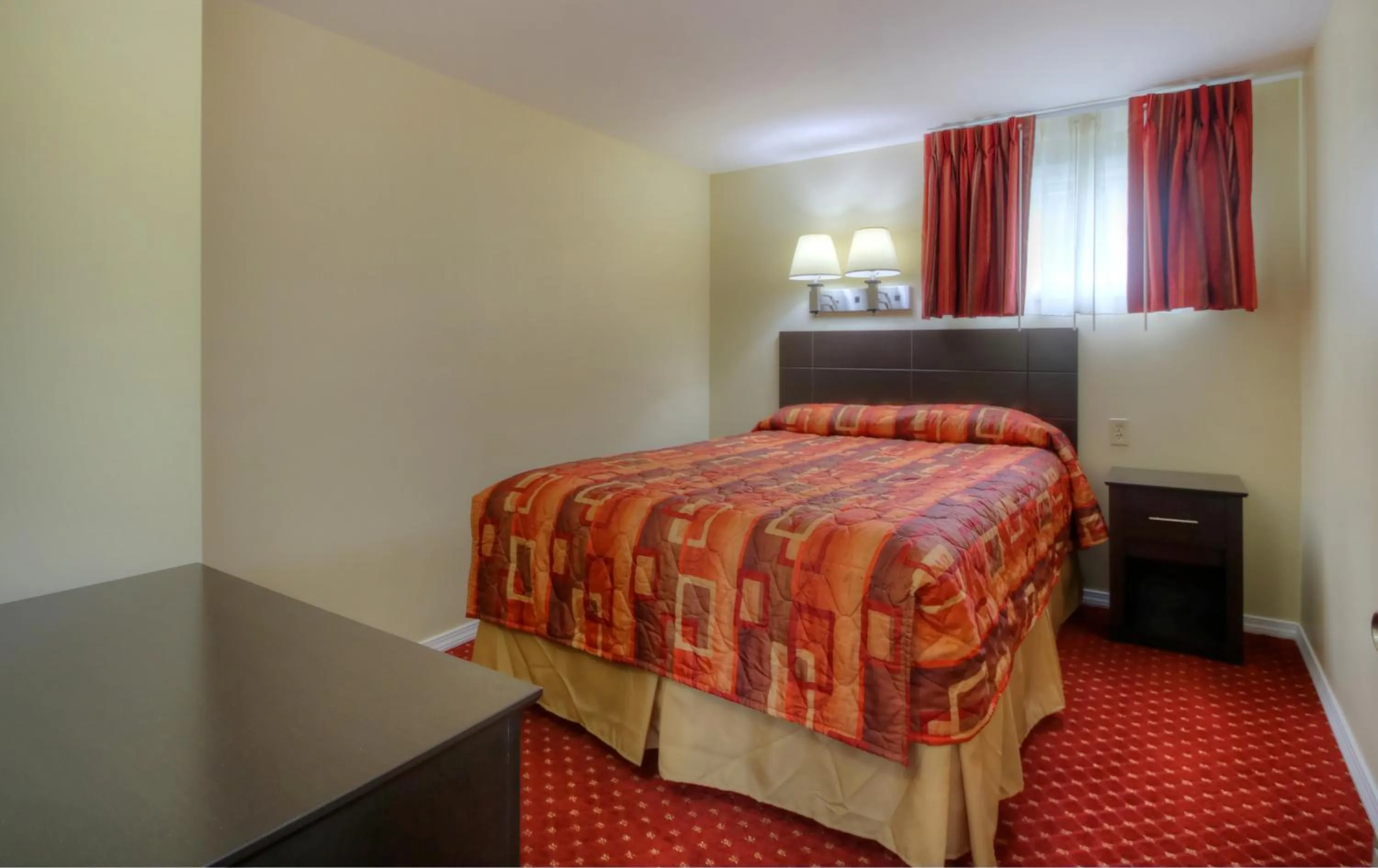 Bedroom, Bed in Ogunquit Tides