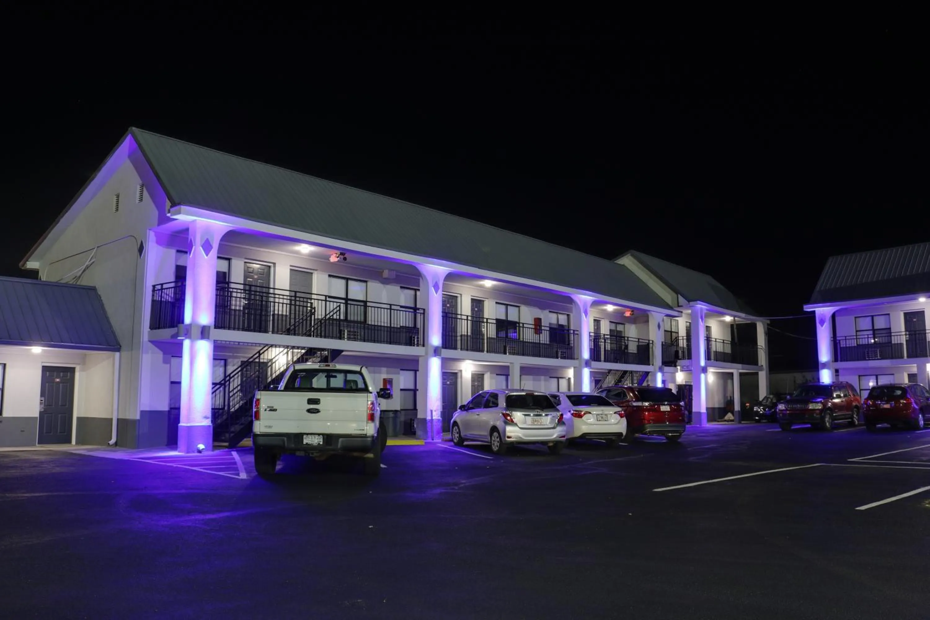 Property building in Travelodge by Wyndham Calhoun South I-75