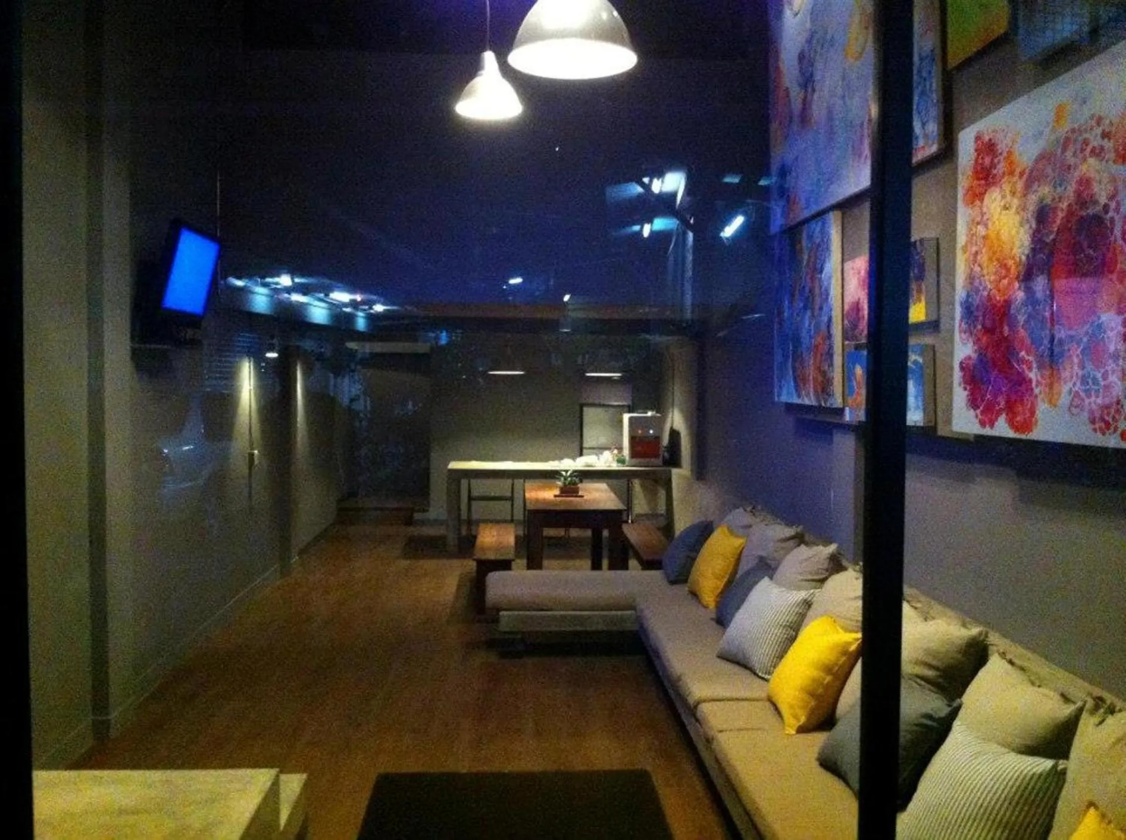 Lounge or bar in In a Box Hostel