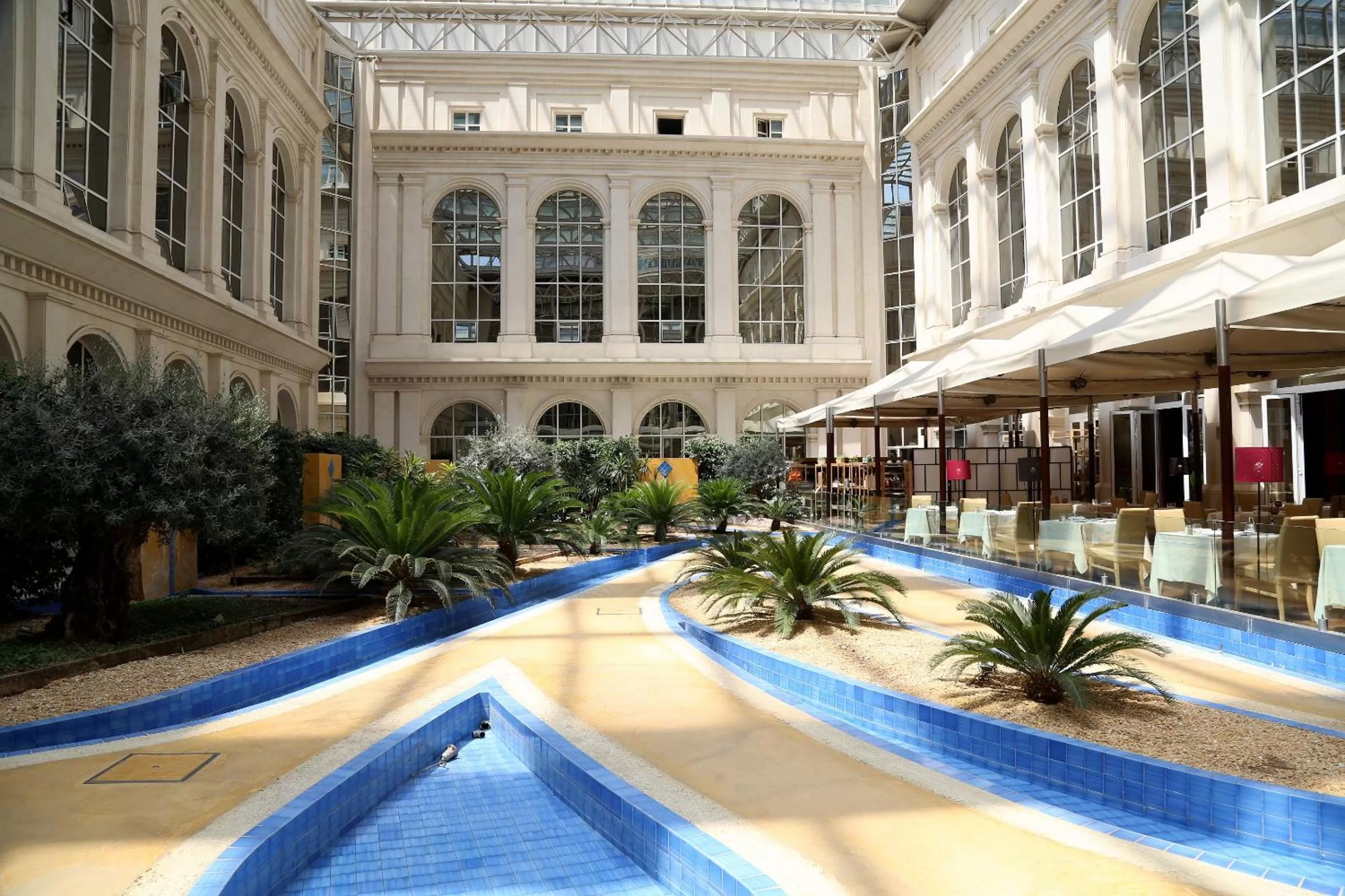 Restaurant/places to eat in Silken Al-Andalus Palace