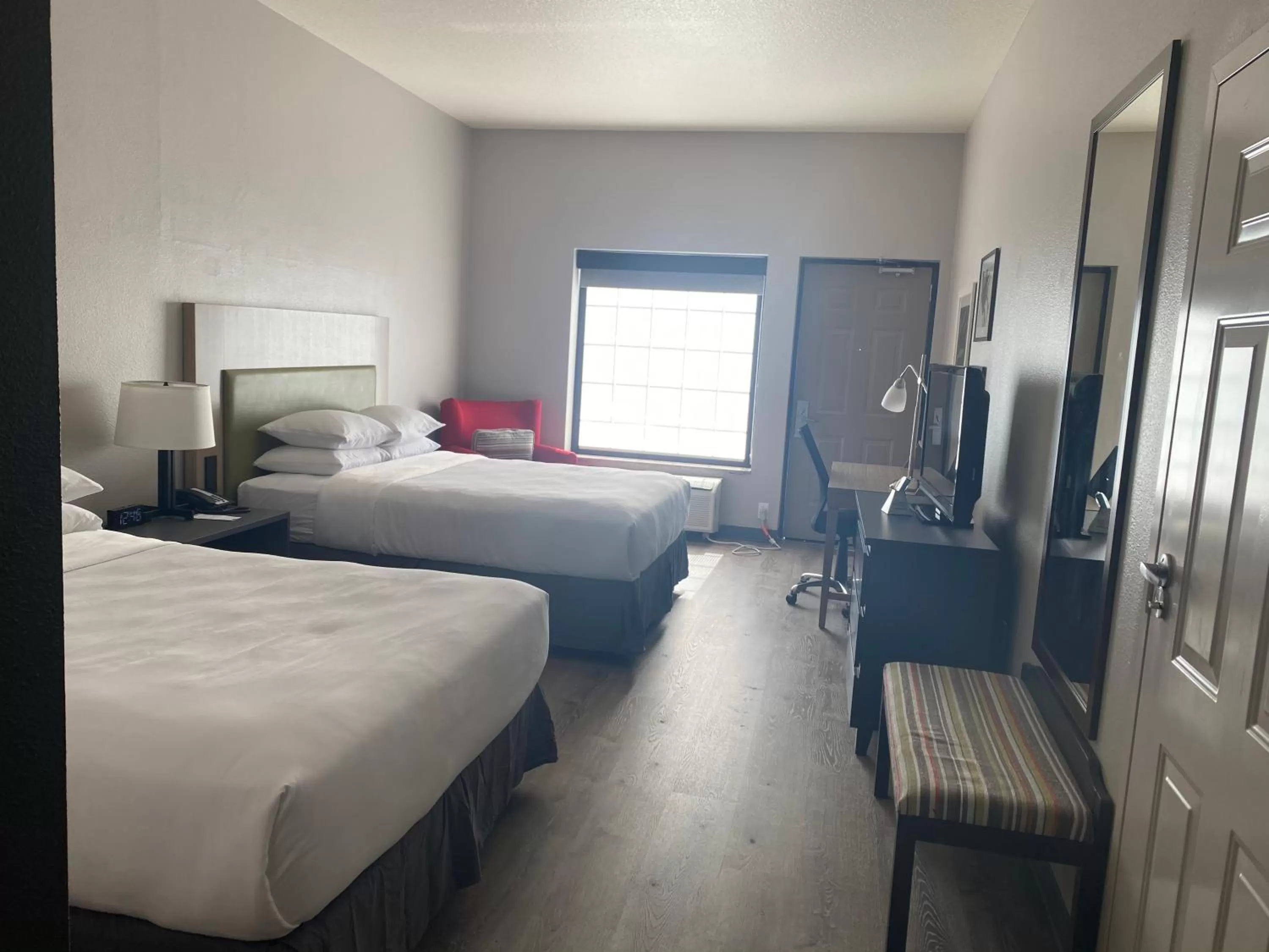 Bed in Country Inn & Suites by Radisson, RJ Stadium - Tampa Airport East