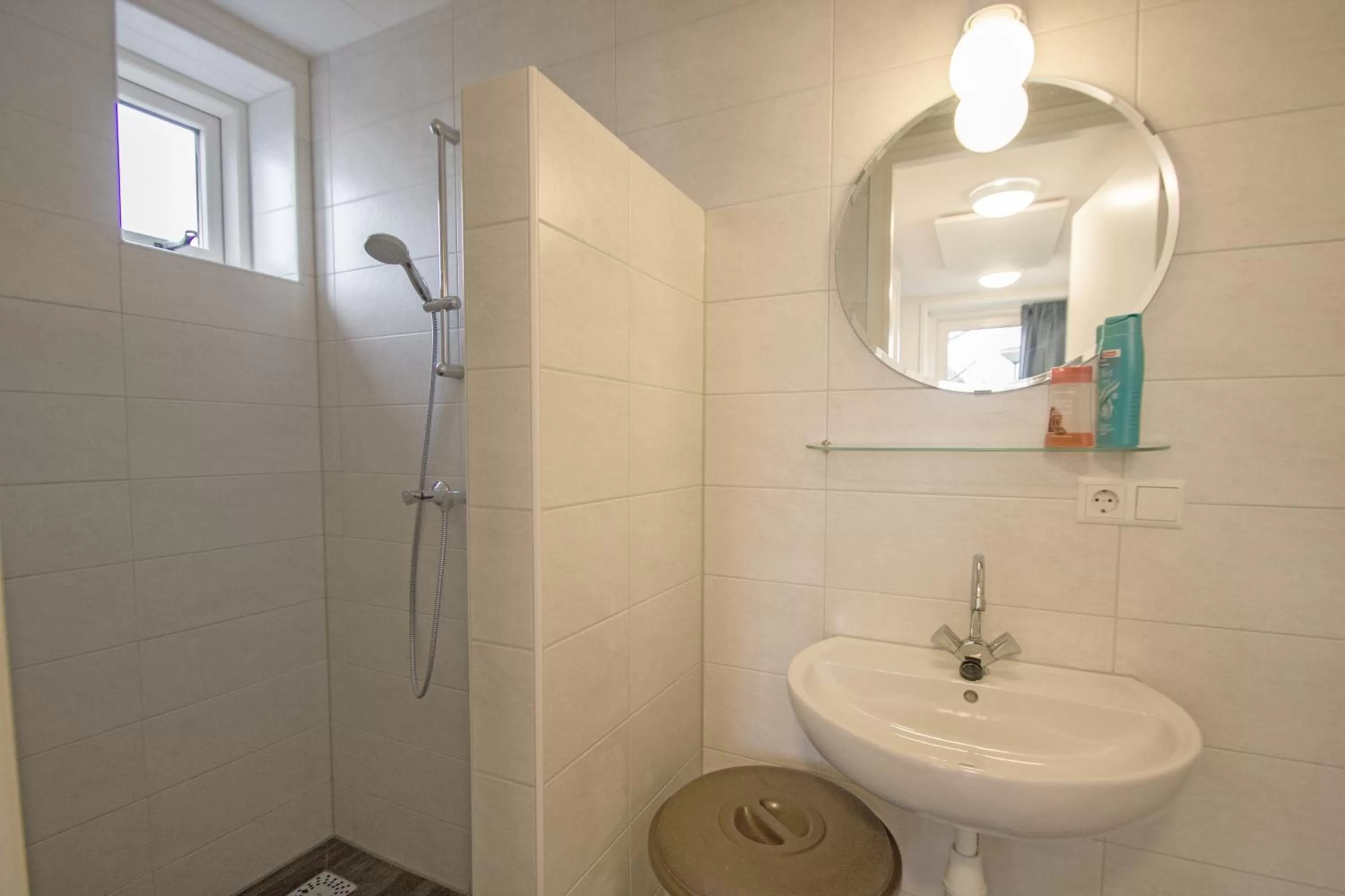 Shower in B&B “Te Warskip bij BlokVis”