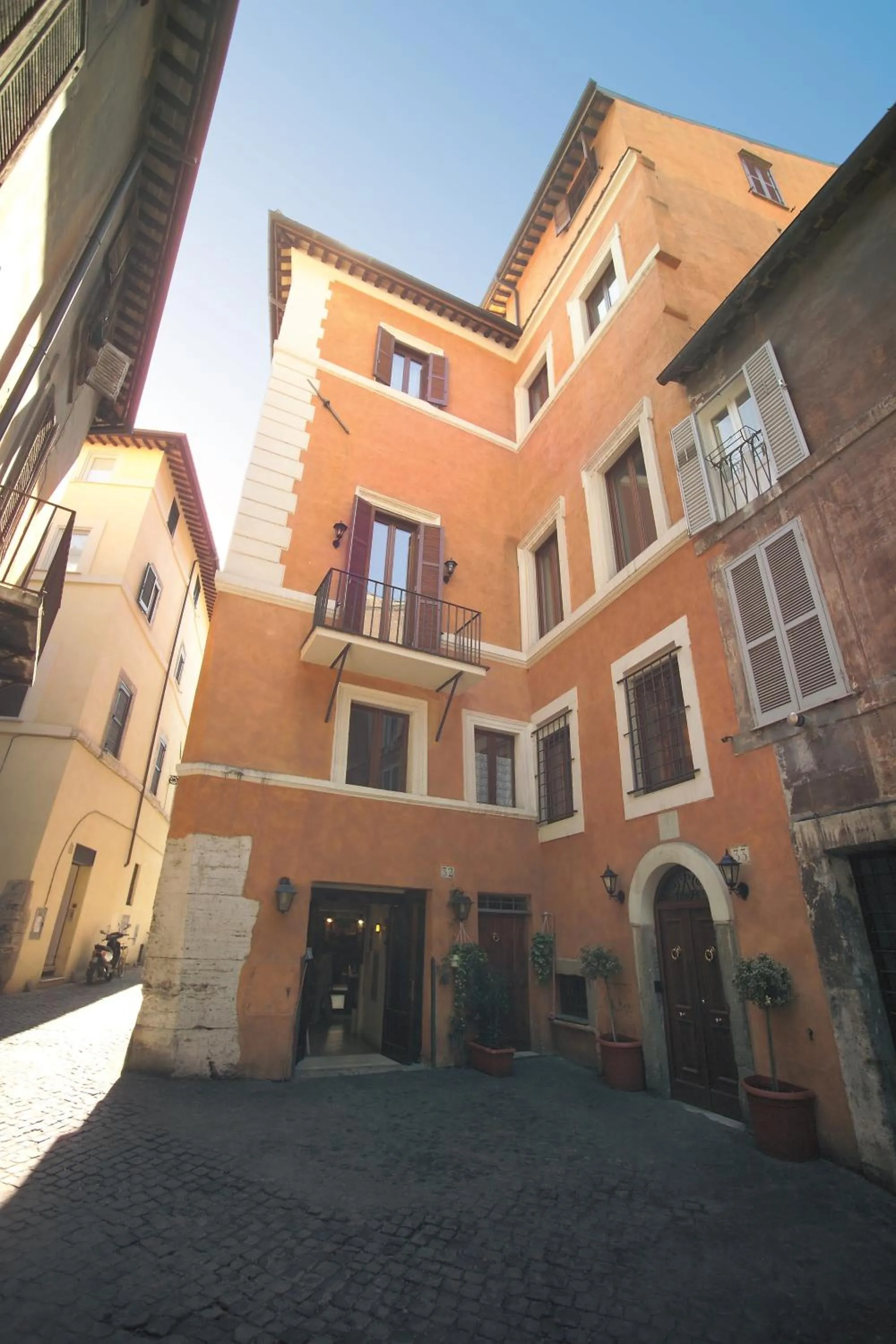 Facade/entrance in Hotel Teatro Pace