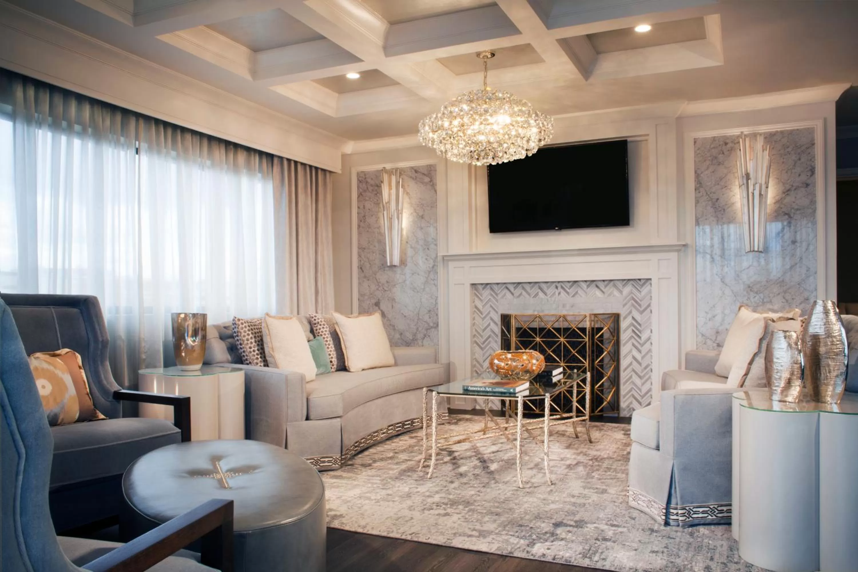 Seating area in Melrose Georgetown Hotel