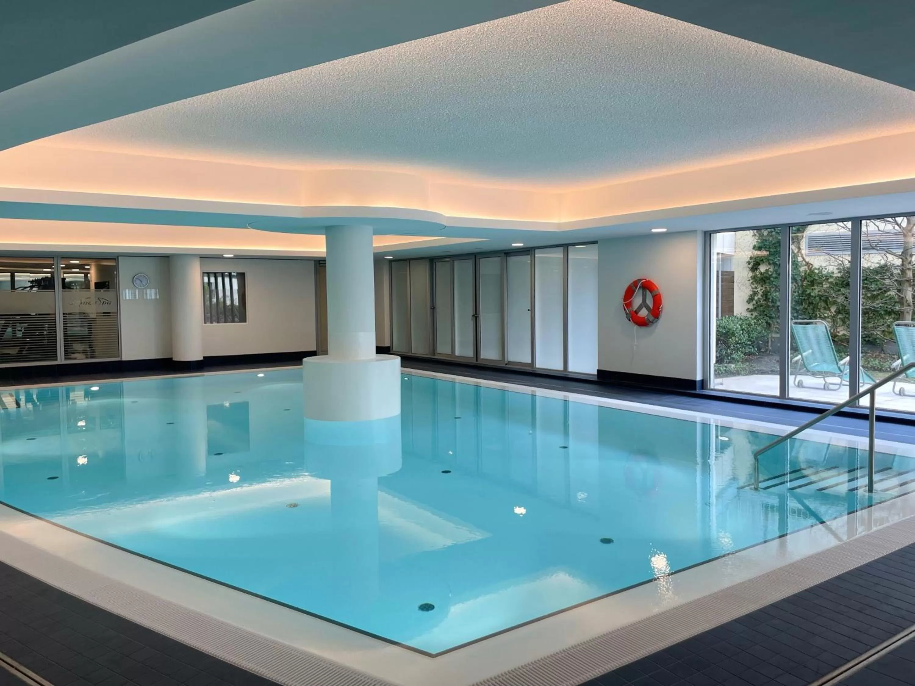 Swimming pool in Dorint Hotel Potsdam
