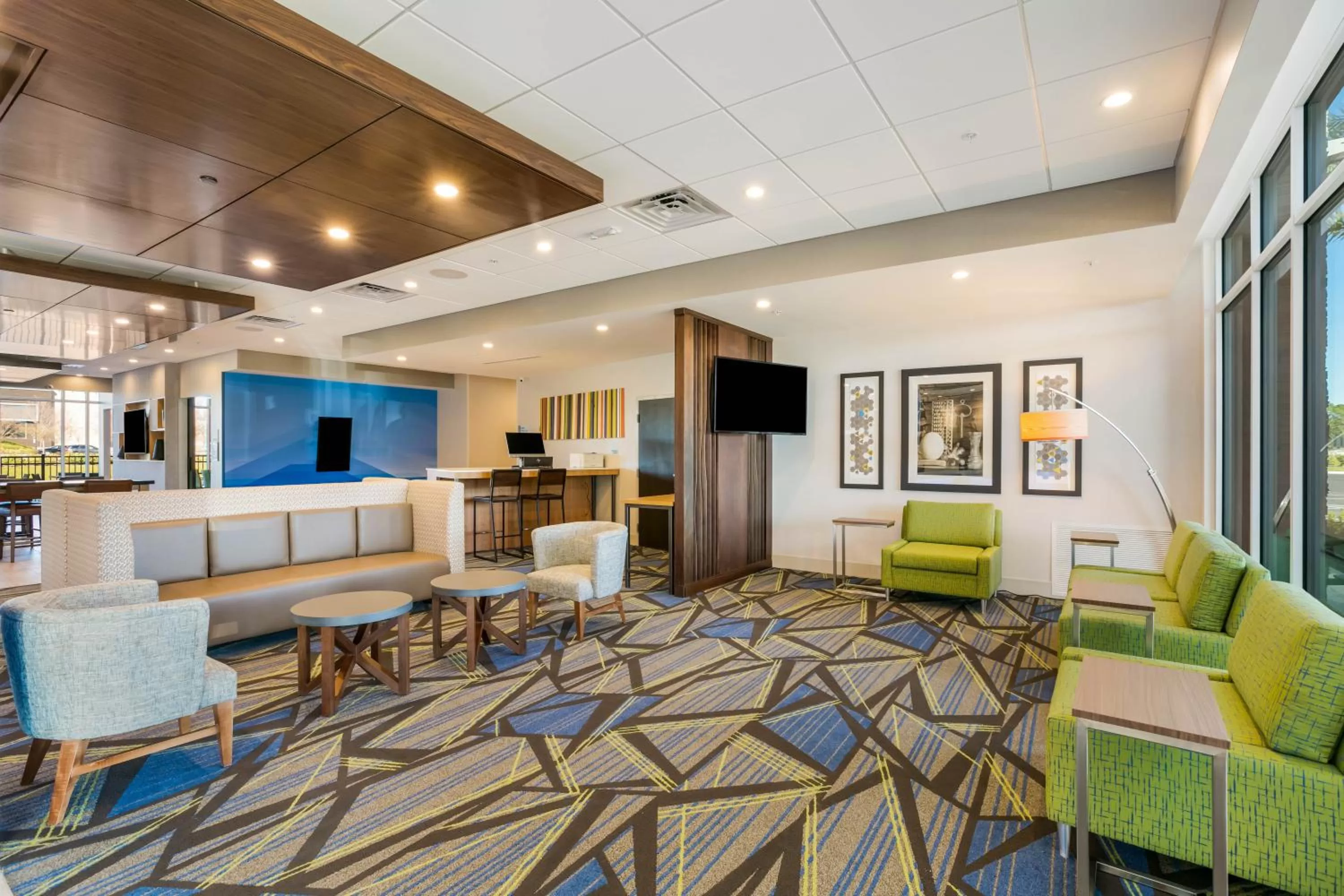 Property building in Holiday Inn Express & Suites Jacksonville - Town Center by IHG