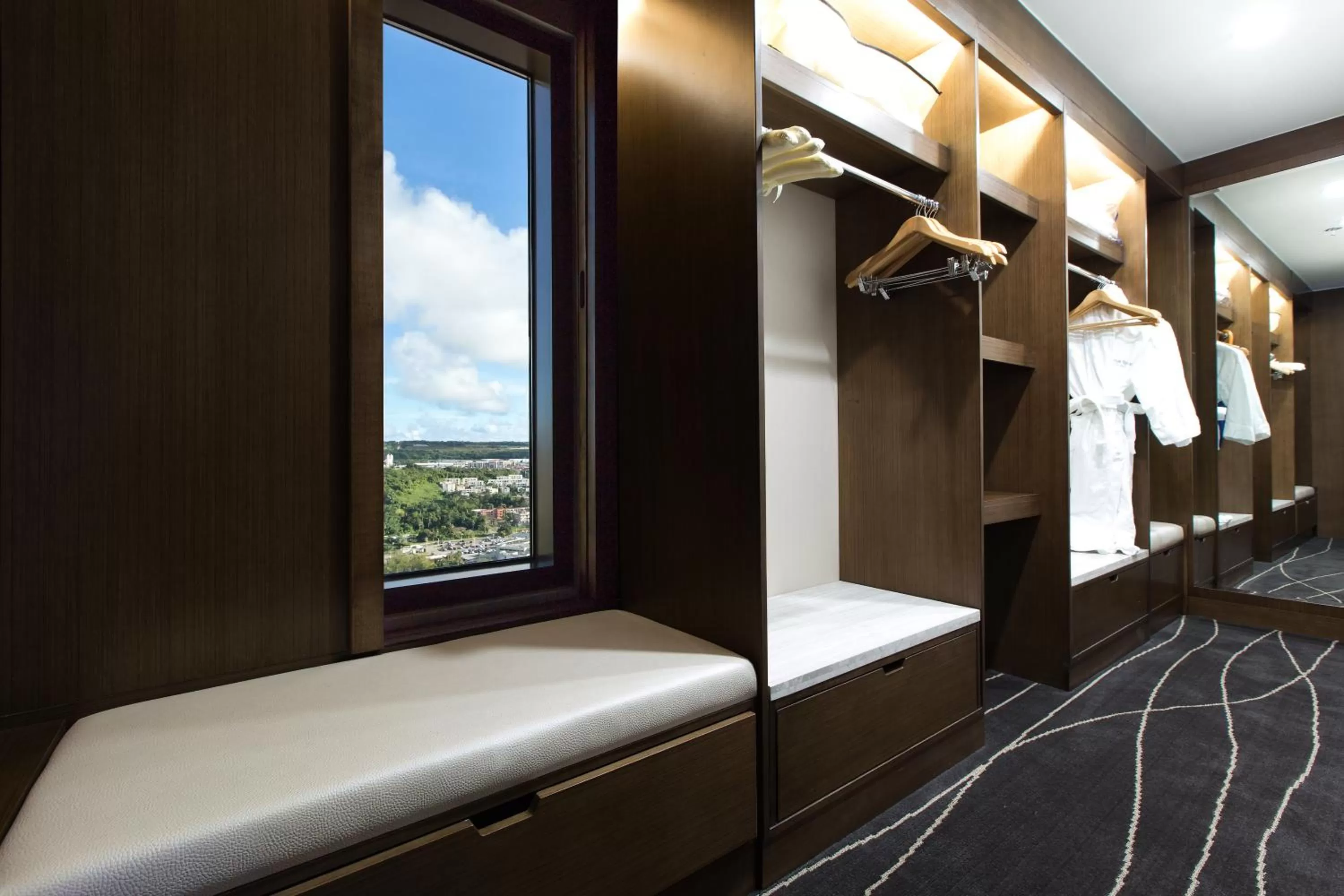 Bedroom, Bed in Dusit Thani Guam Resort