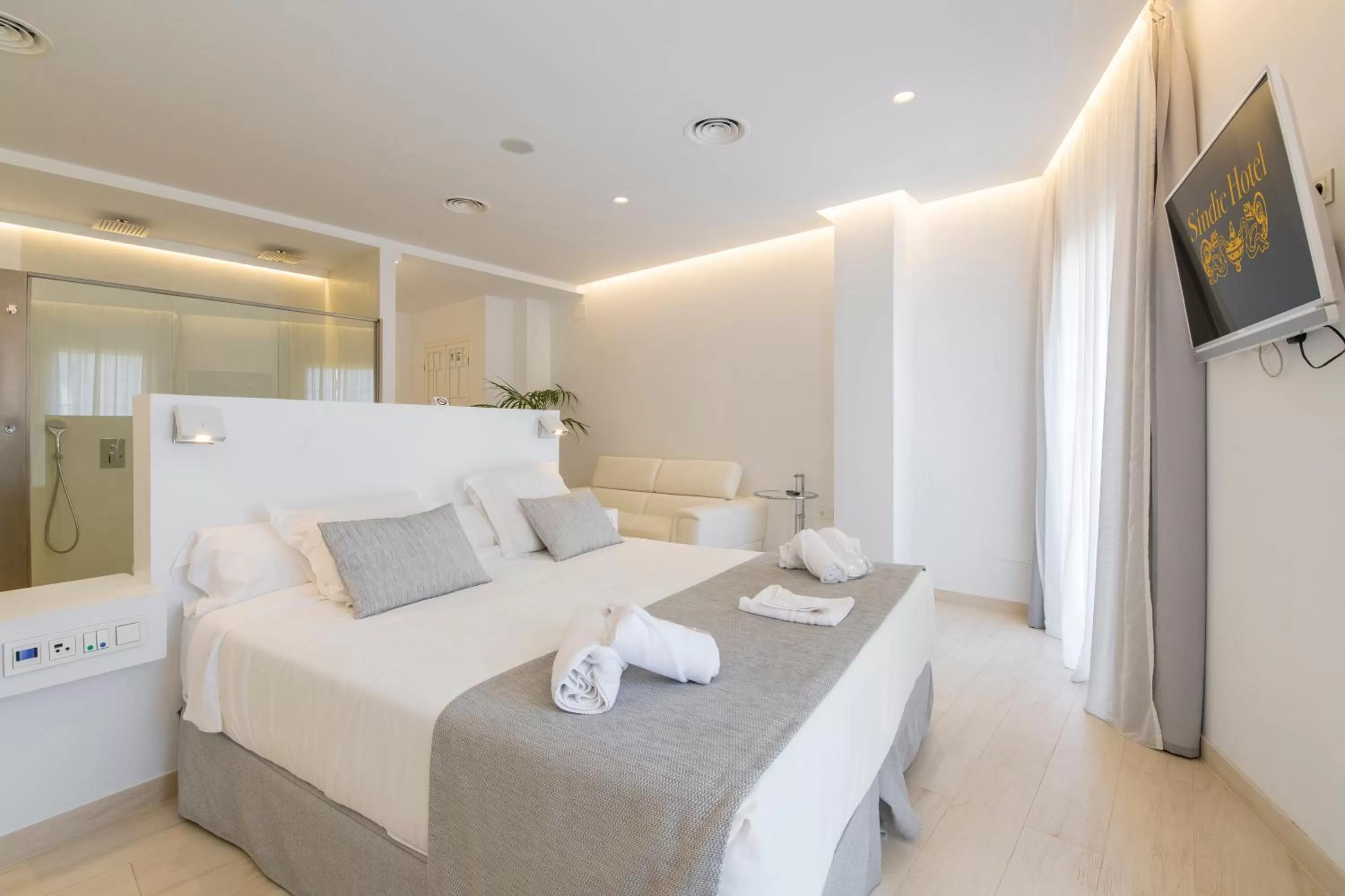 Bed in Sindic Hotel - Adults Only