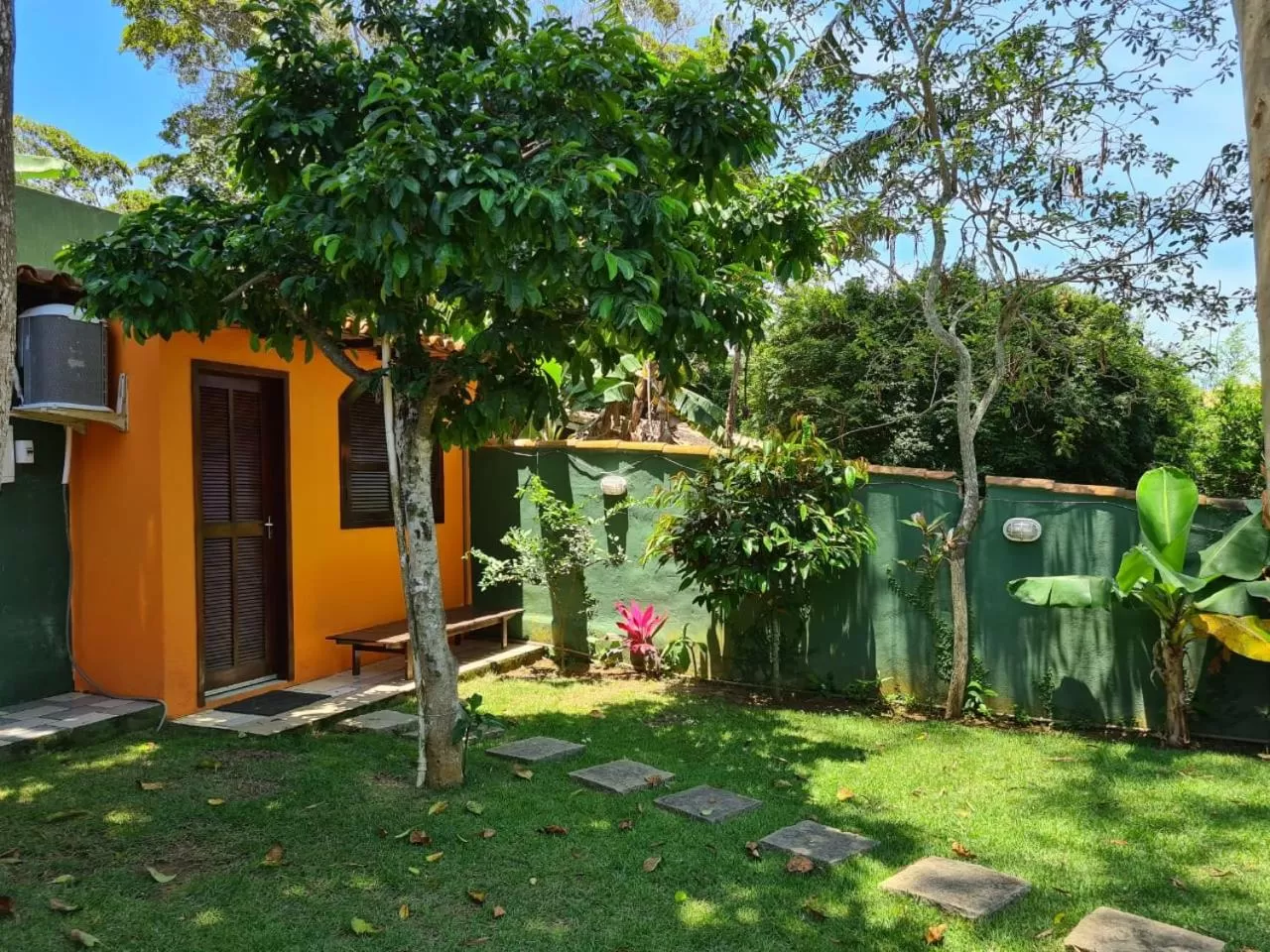 Garden view in Suítes Casa do Barão