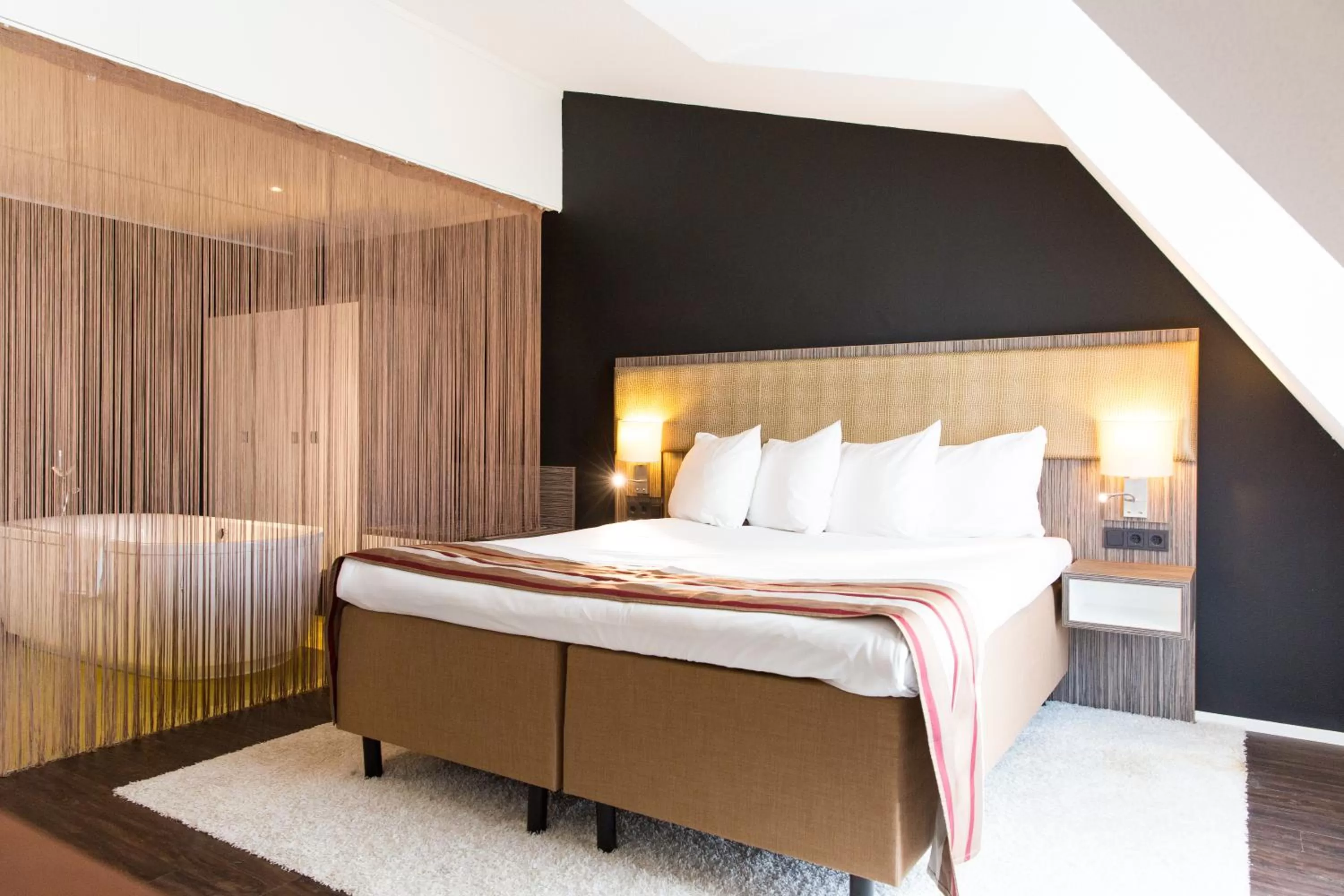 Bedroom, Bed in City Hotel Gouda, WorldHotels Crafted Collection