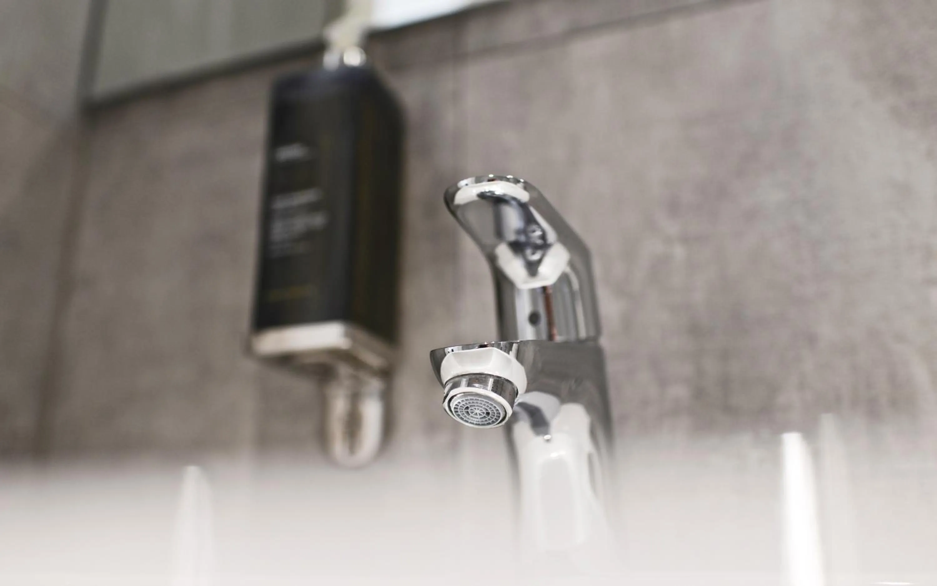 Property building in The Tudor Inn Hotel