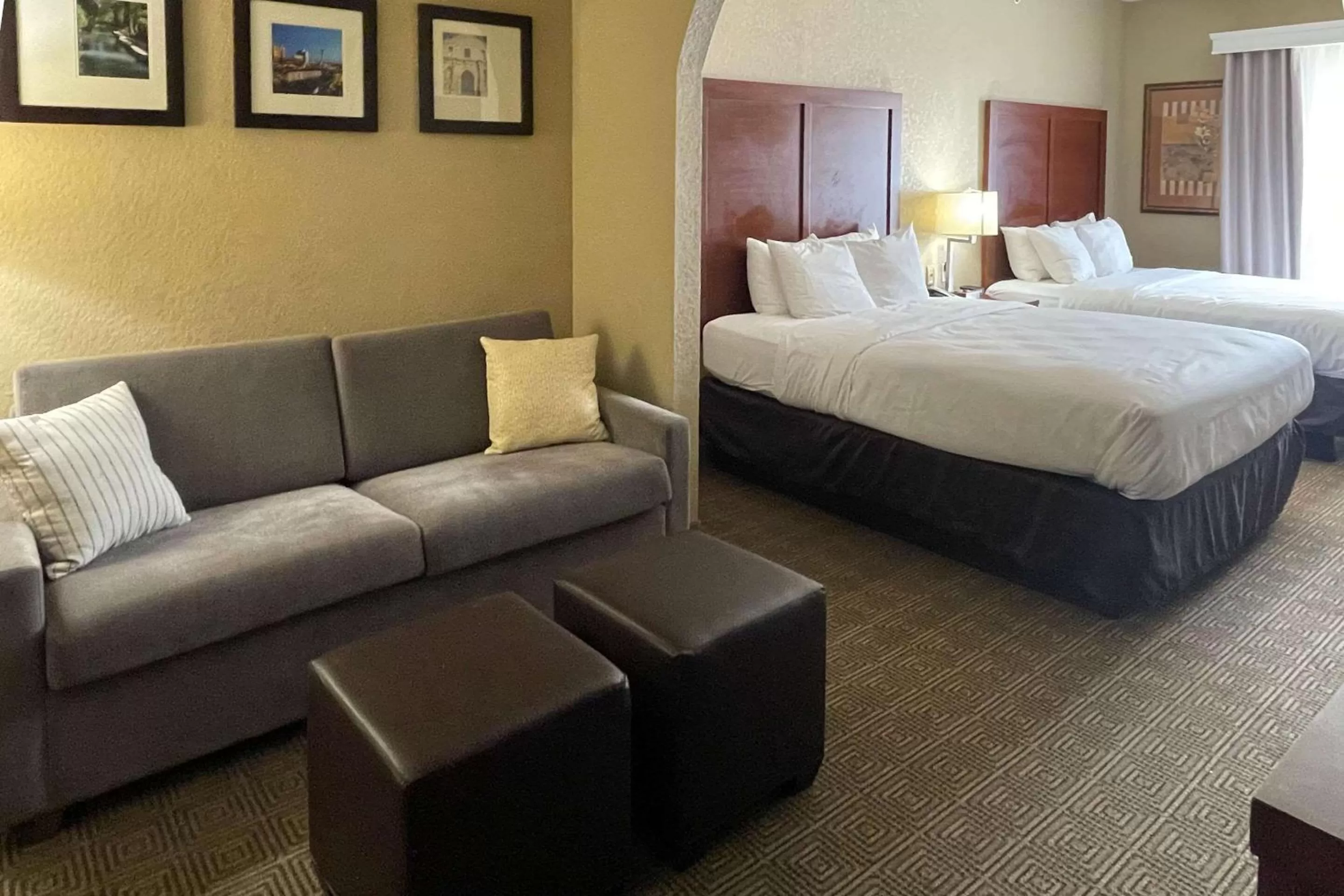 Bedroom, Bed in Comfort Suites Near Seaworld