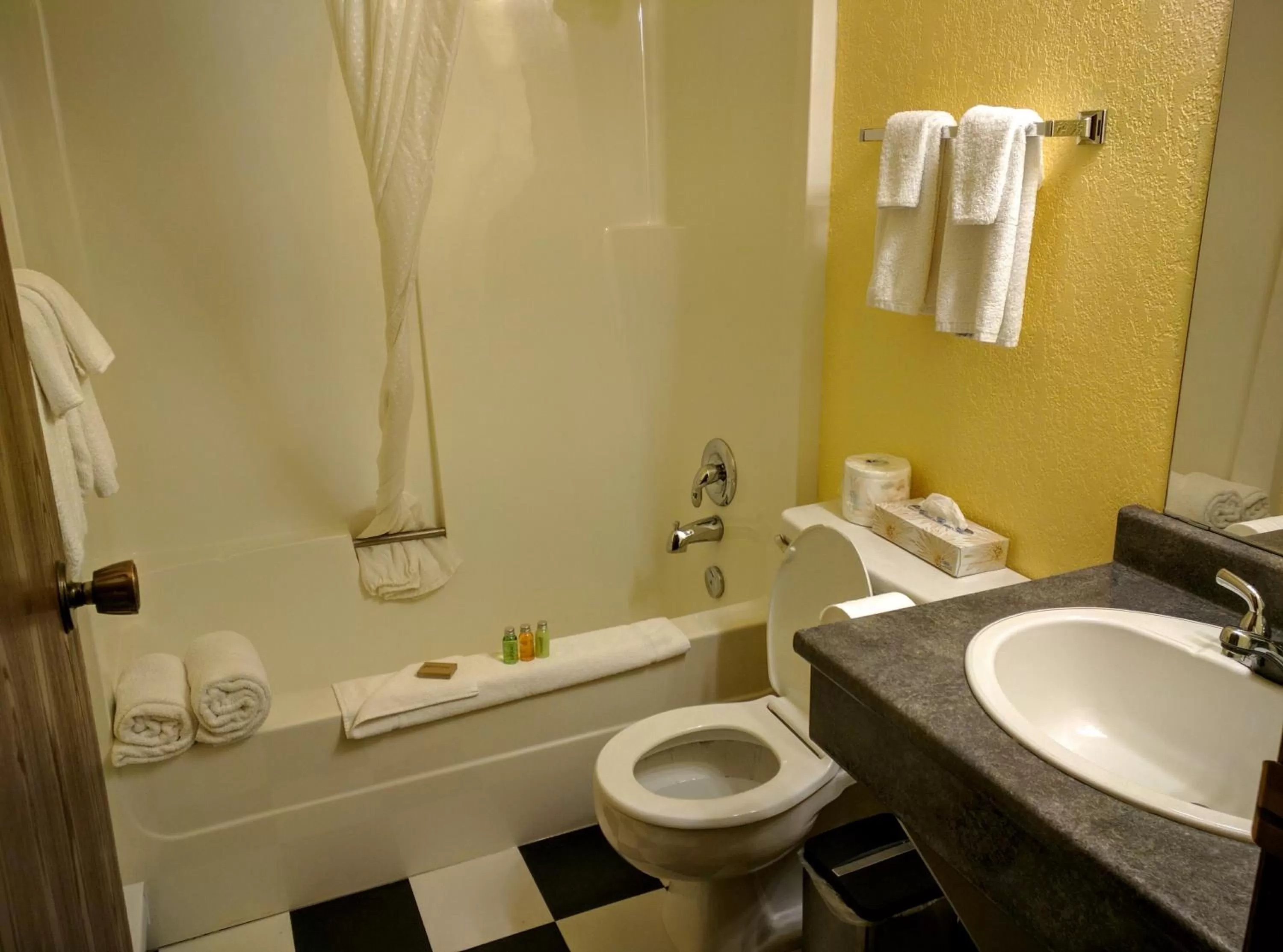 Bathroom in The Bulldog Hotel