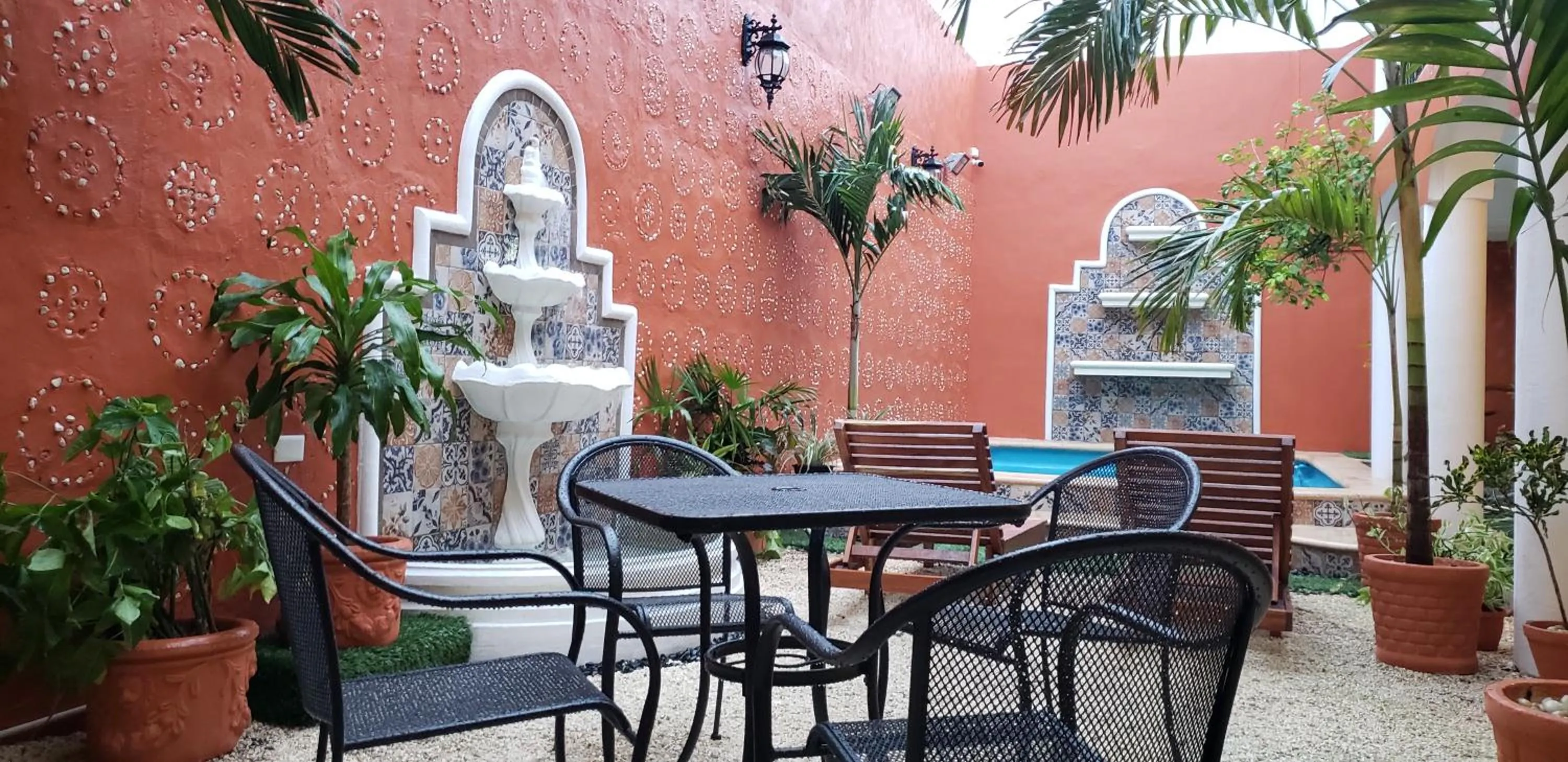 Swimming pool in Hotel Peregrina