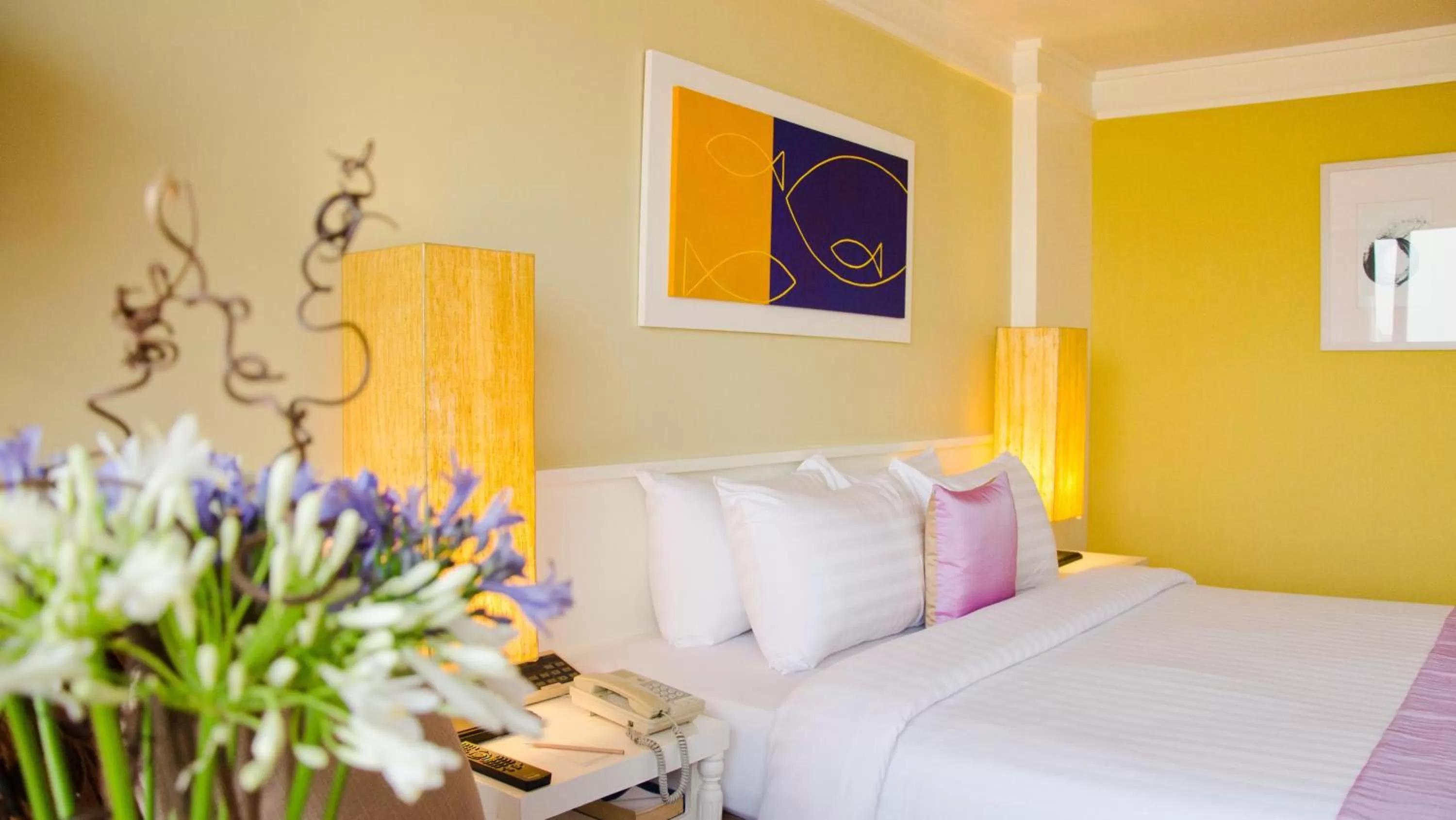 Bed in Tongtara Riverview Hotel