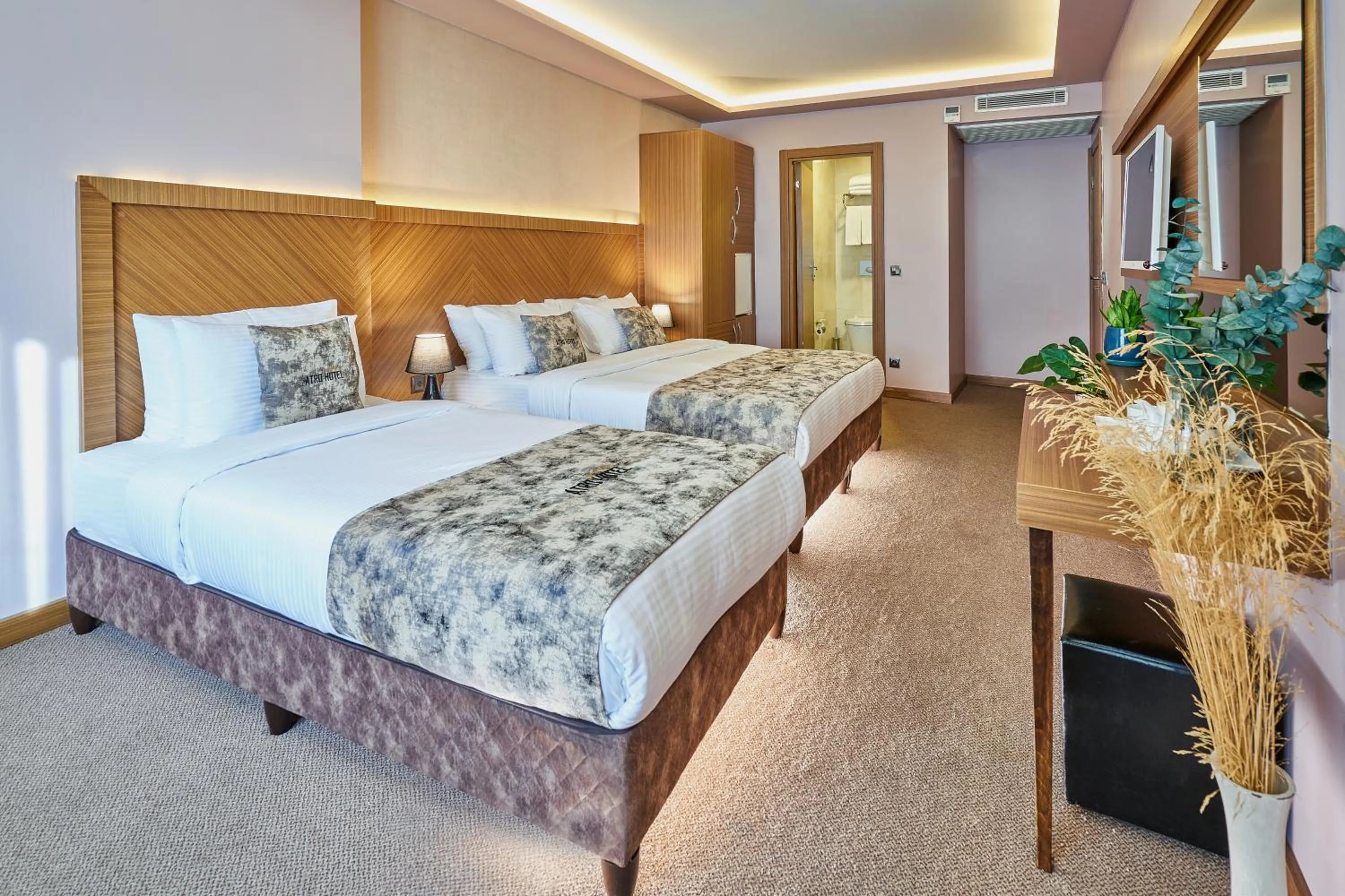 Photo of the whole room, Bed in Atro Hotel