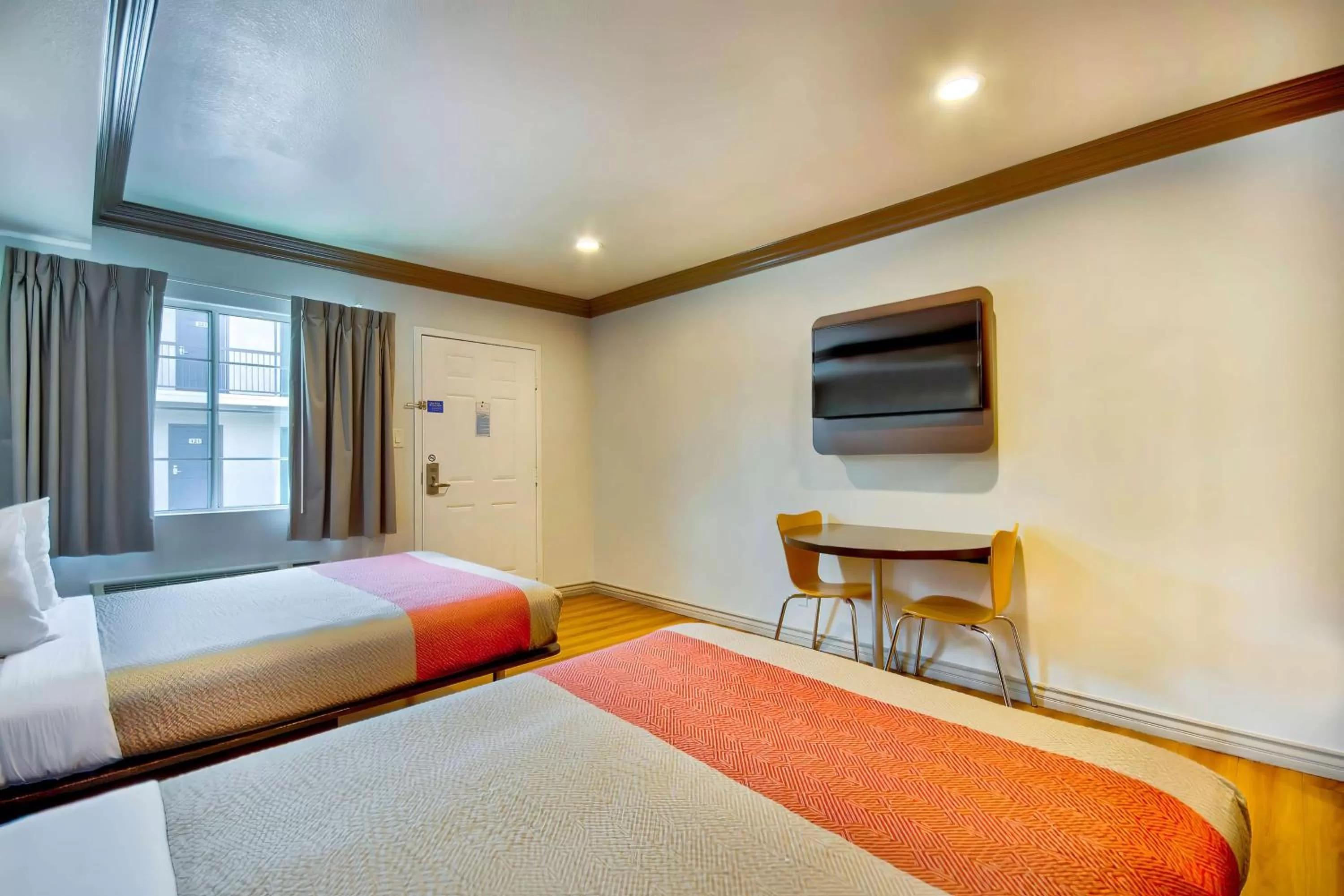 Bedroom in Motel 6 Gardena