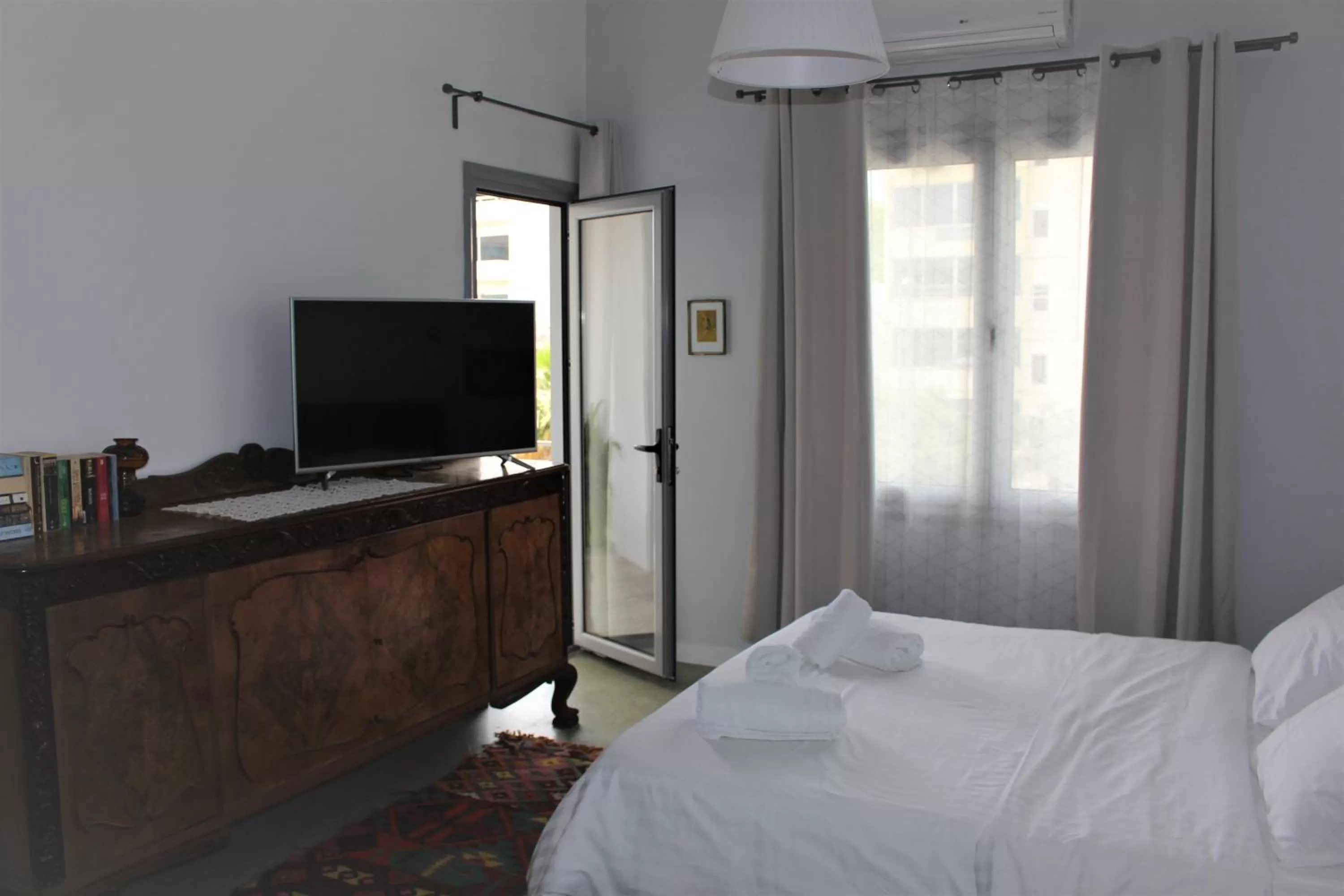 Bed in A litte Taste of Home Guest House